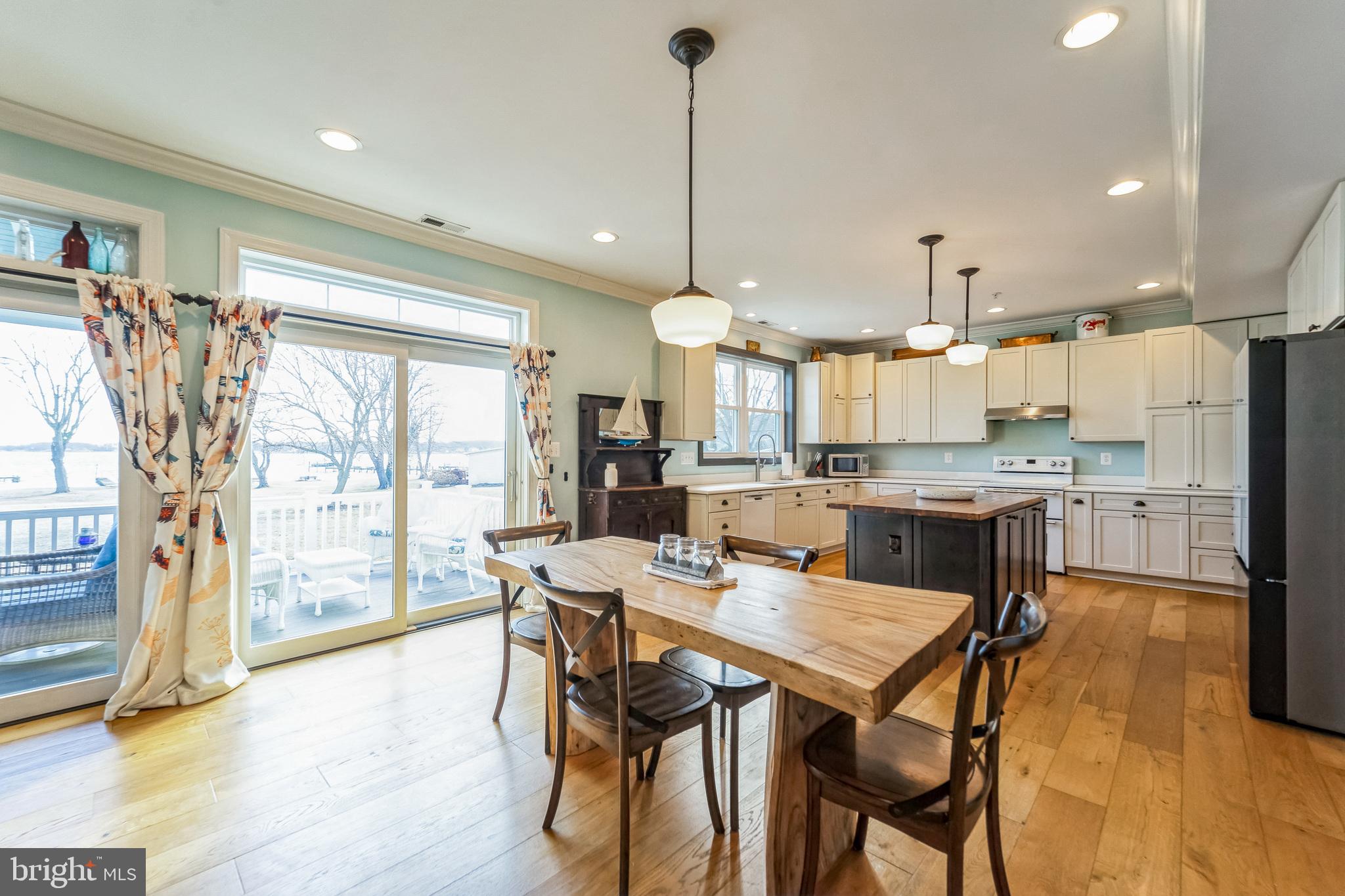 BOWLEYS QUARTERS - Residential