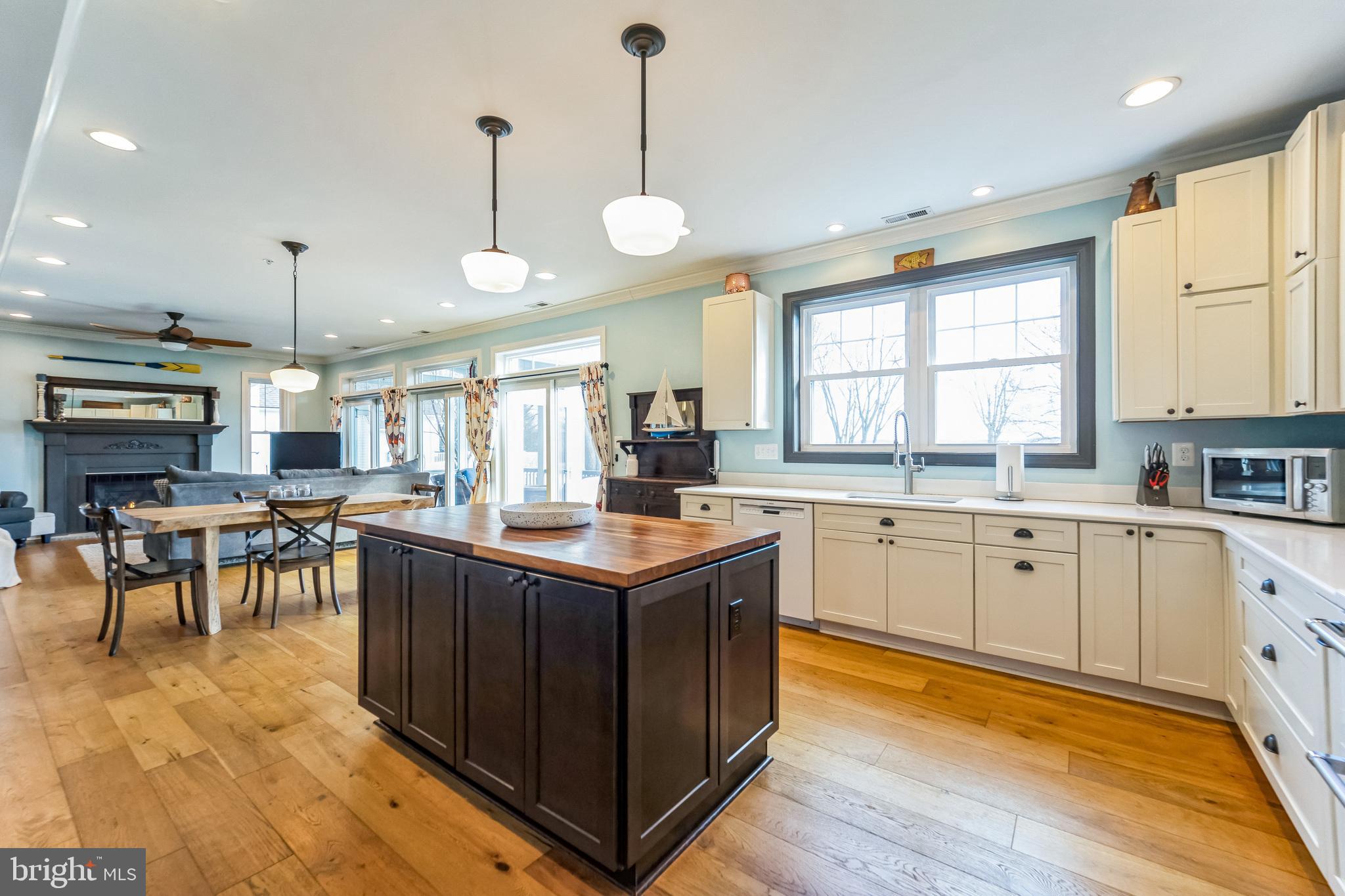 BOWLEYS QUARTERS - Residential