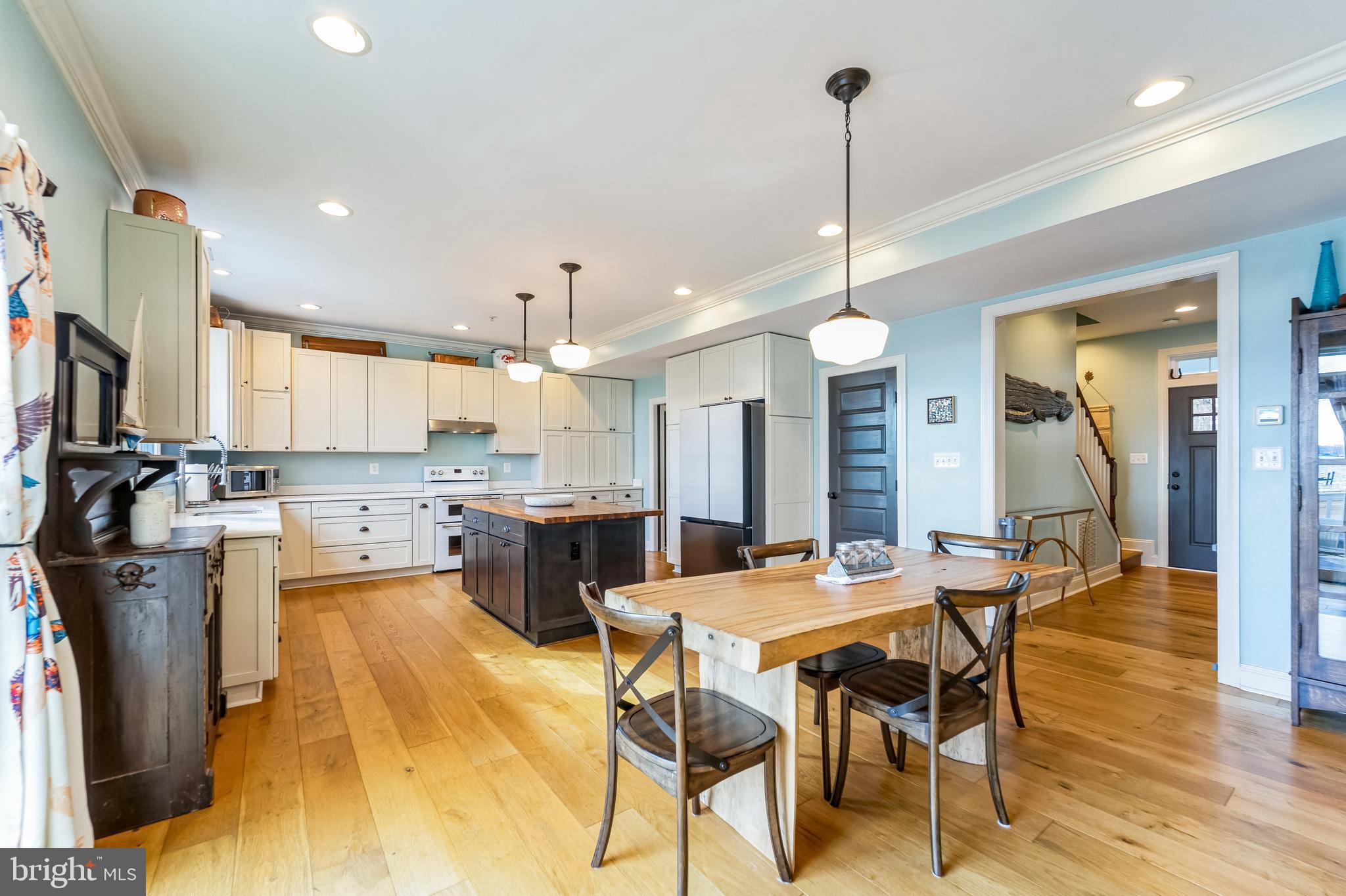 BOWLEYS QUARTERS - Residential