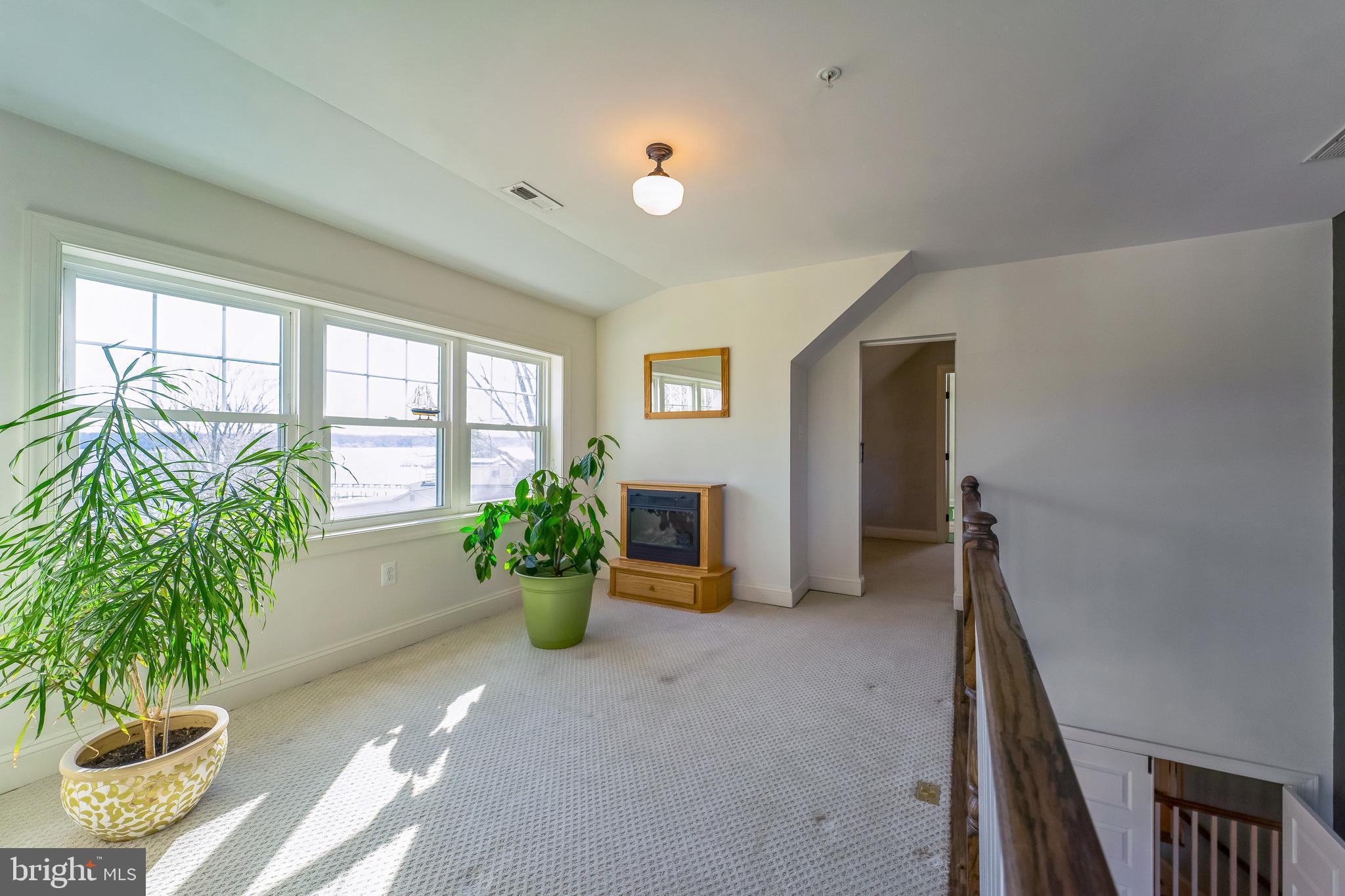 BOWLEYS QUARTERS - Residential