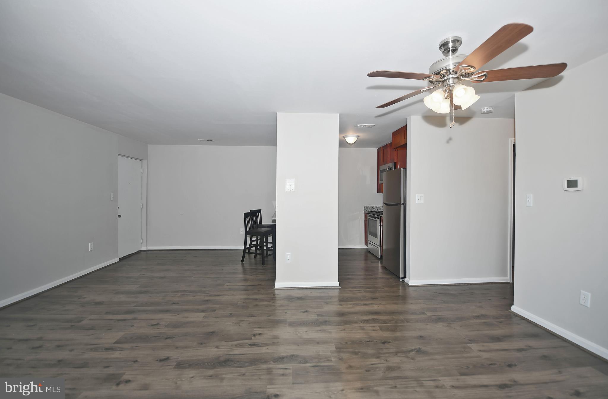 CROMWELL FOUNTAIN - Residential