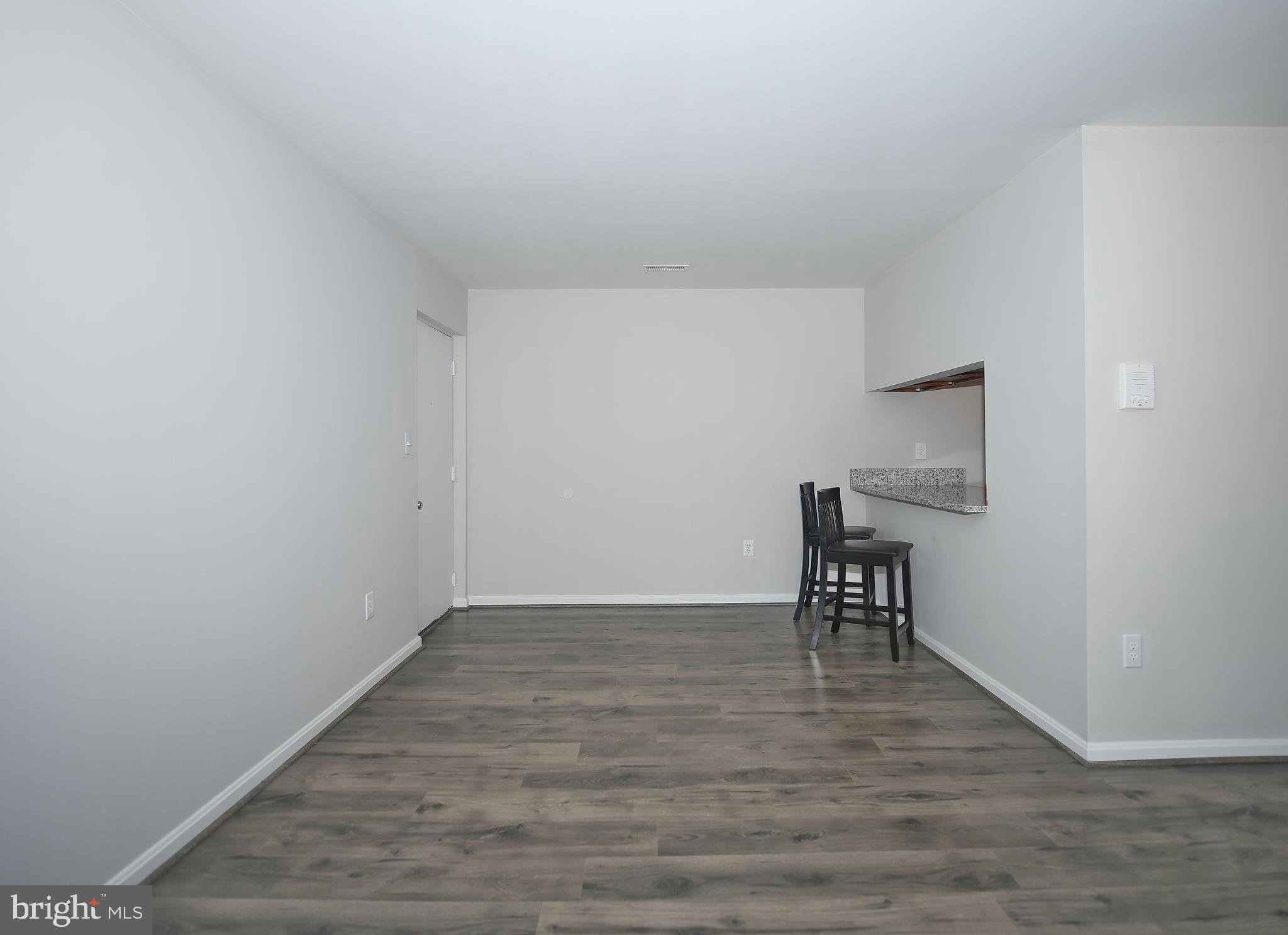 CROMWELL FOUNTAIN - Residential