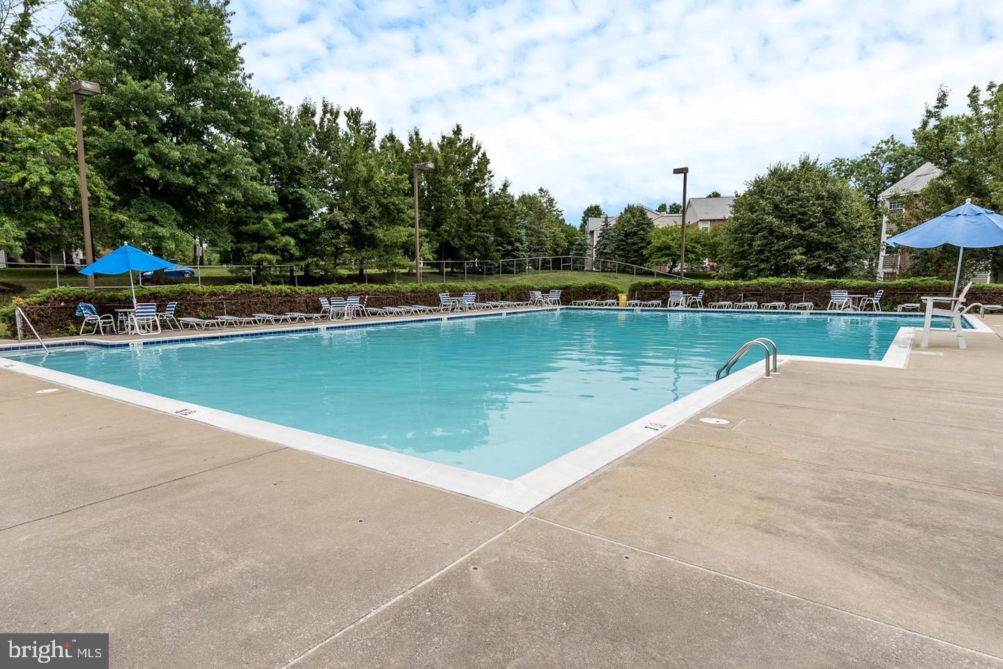 CROMWELL FOUNTAIN - Residential