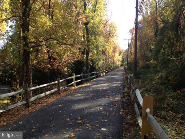 CROMWELL FOUNTAIN - Residential