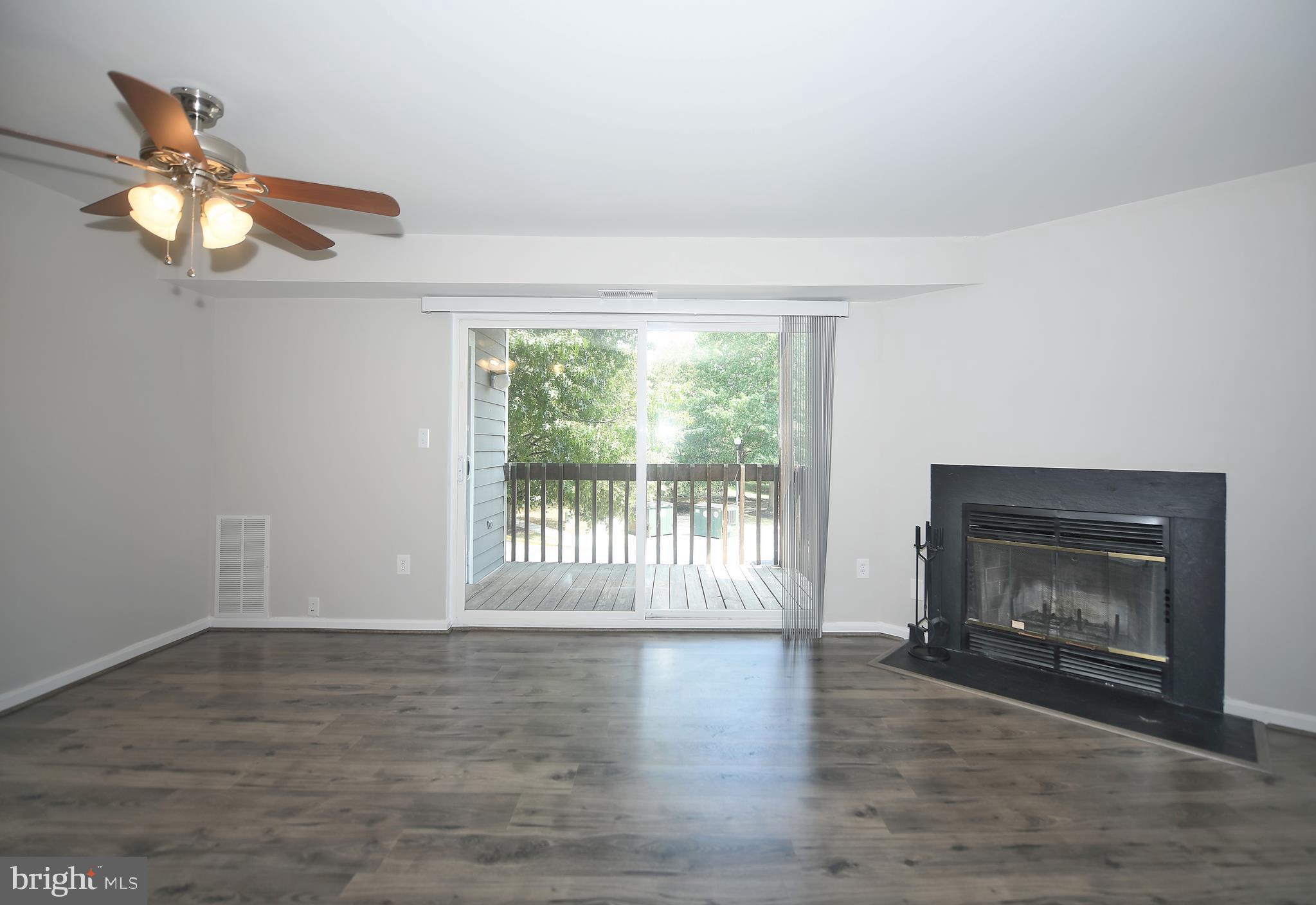 CROMWELL FOUNTAIN - Residential