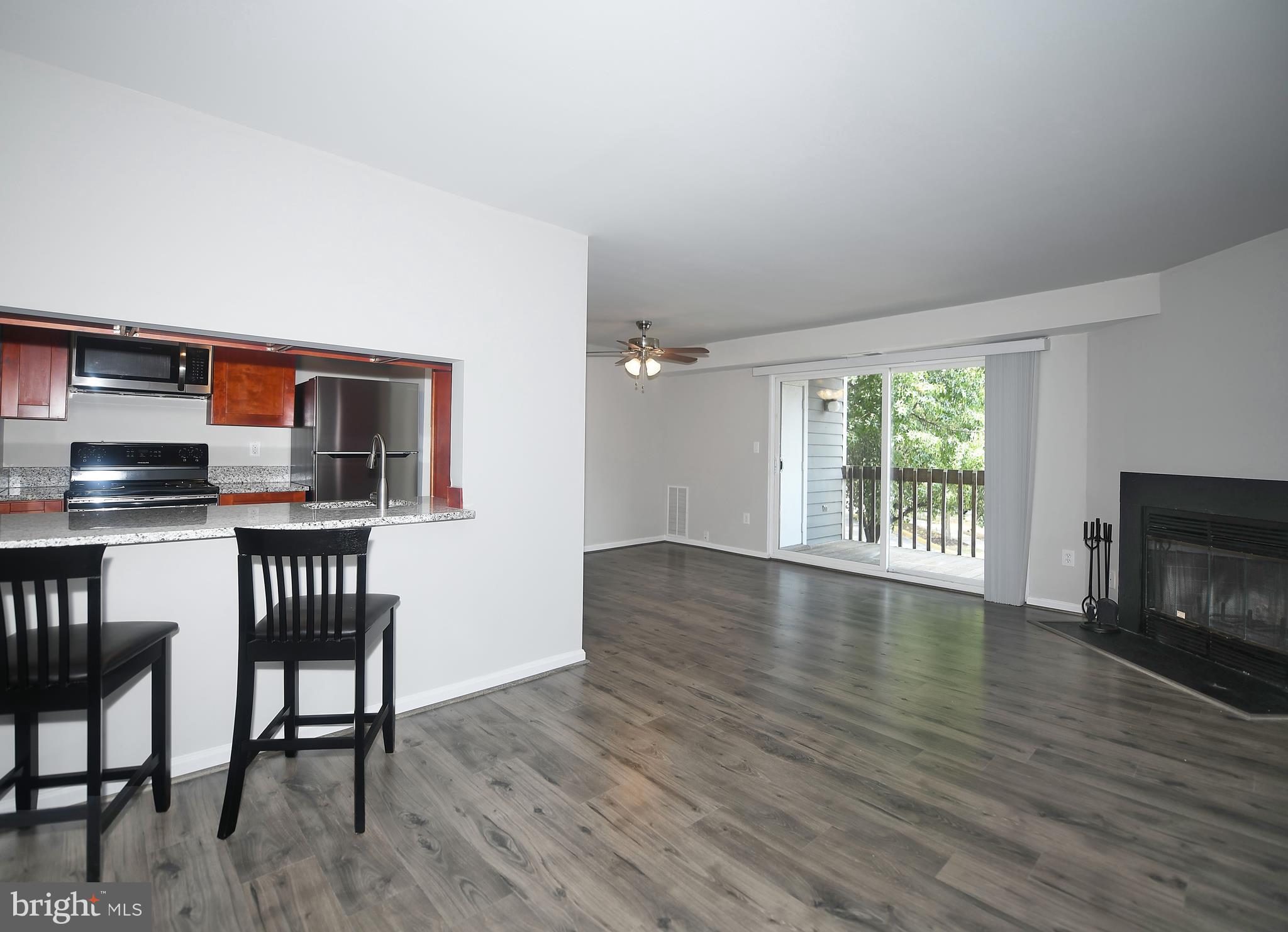 CROMWELL FOUNTAIN - Residential