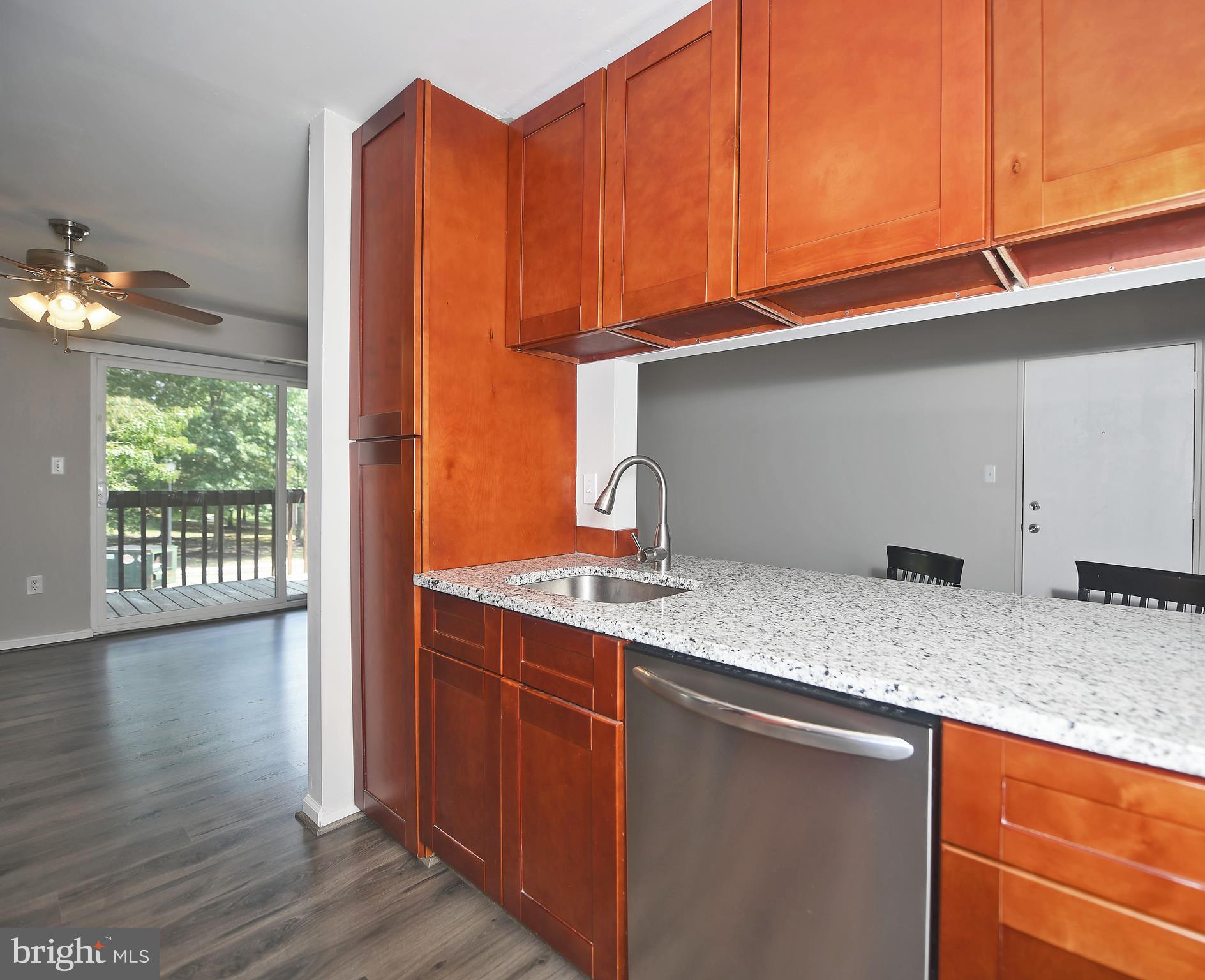 CROMWELL FOUNTAIN - Residential