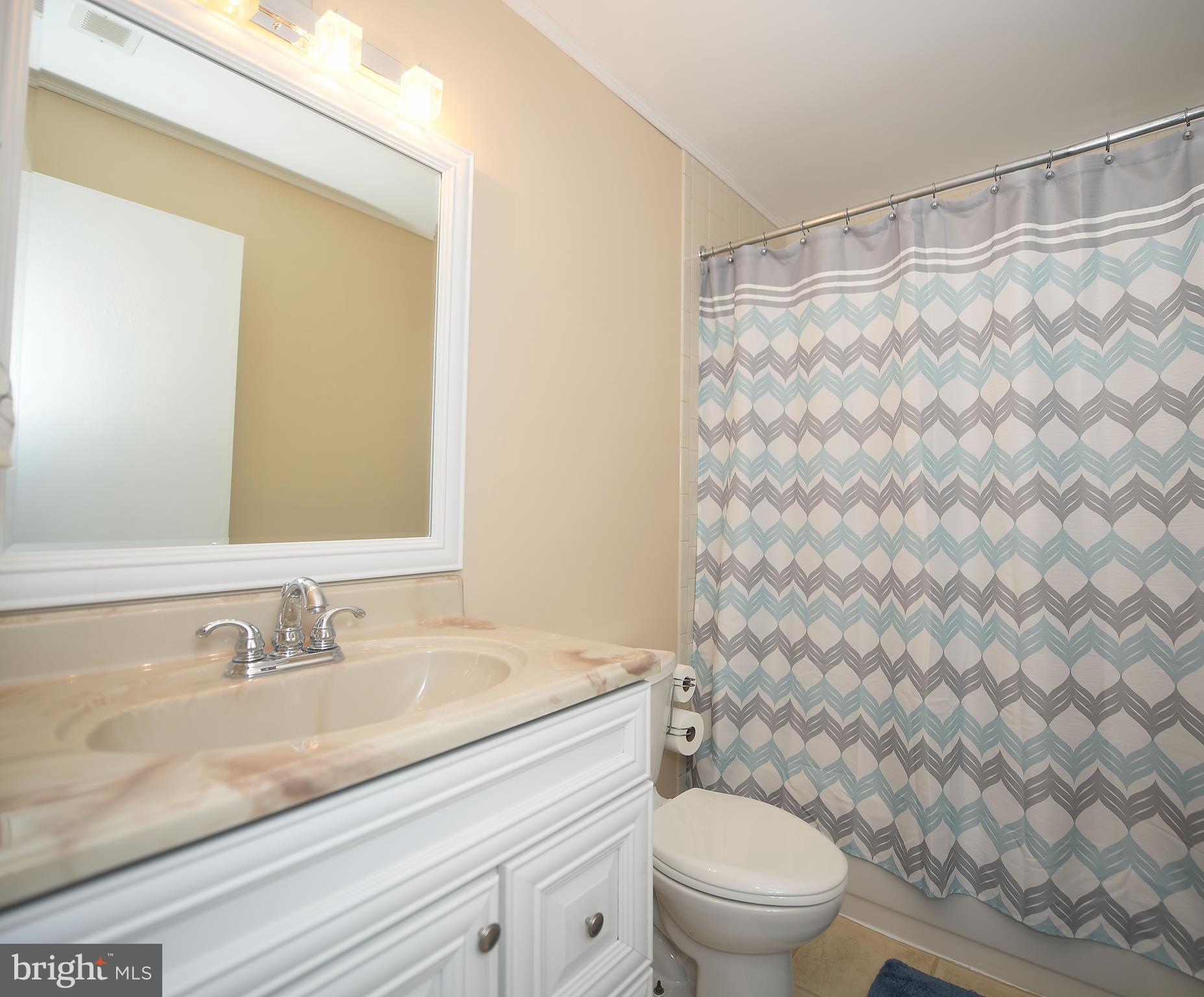 CROMWELL FOUNTAIN - Residential