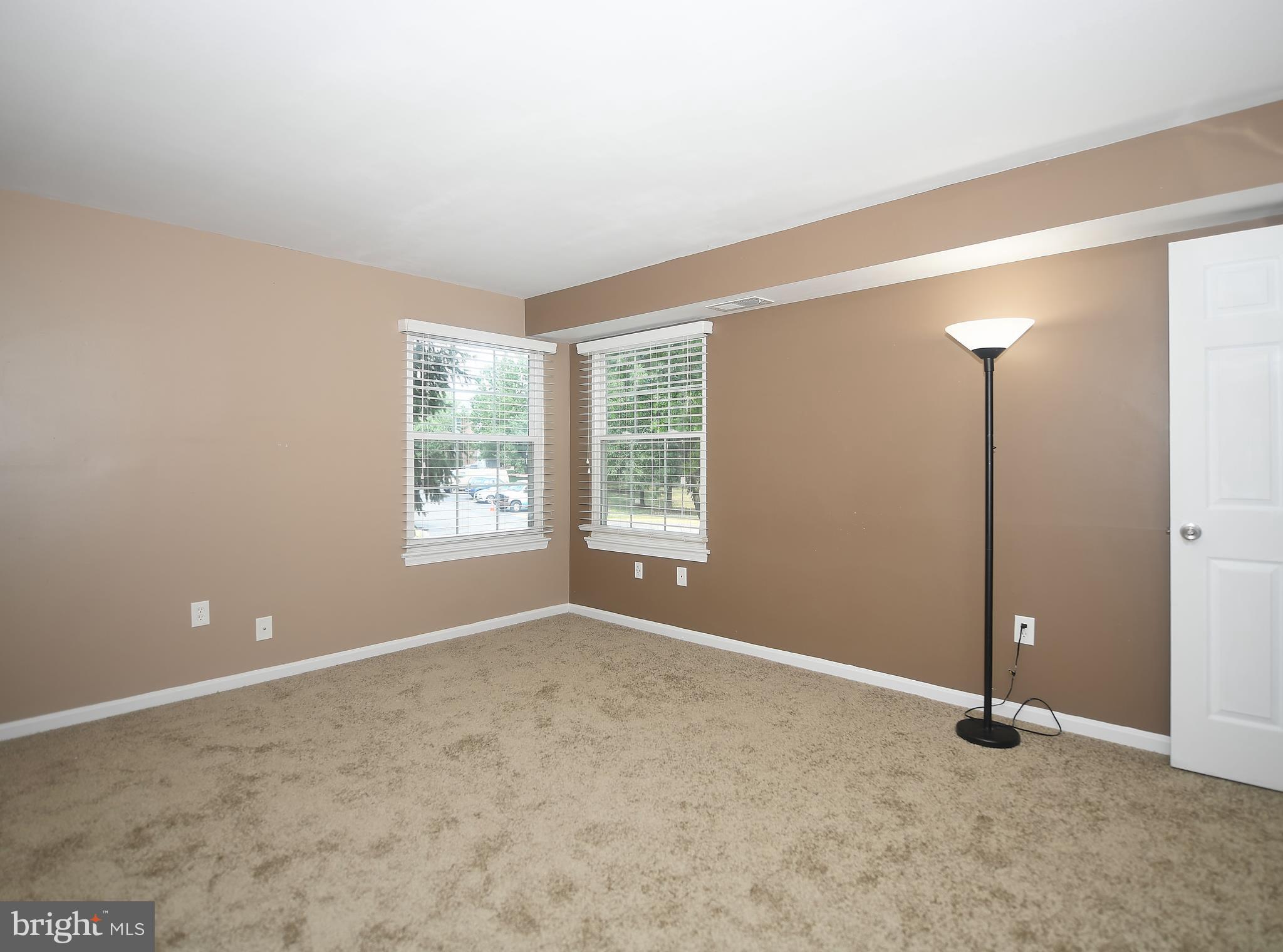 CROMWELL FOUNTAIN - Residential