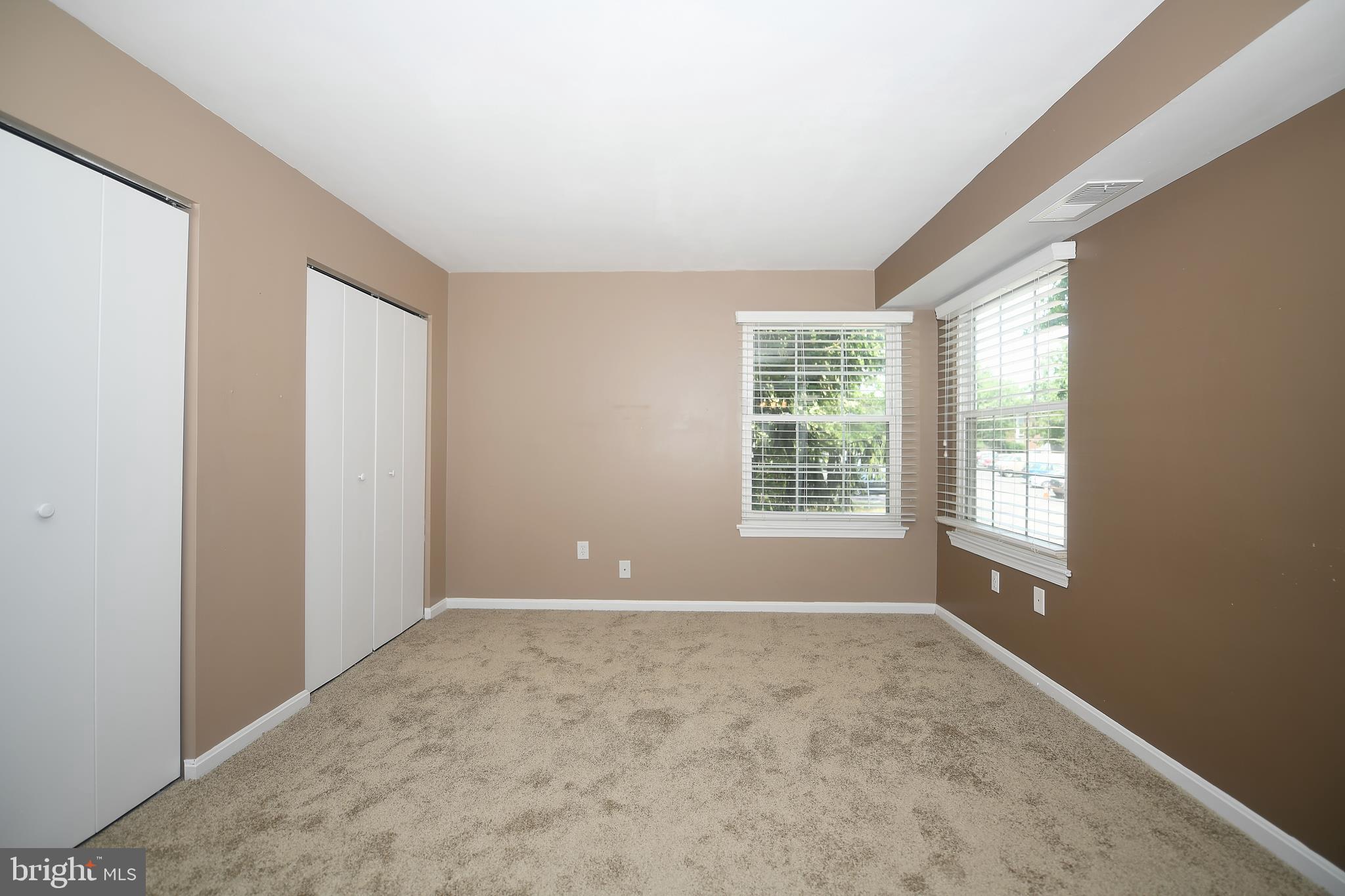 CROMWELL FOUNTAIN - Residential