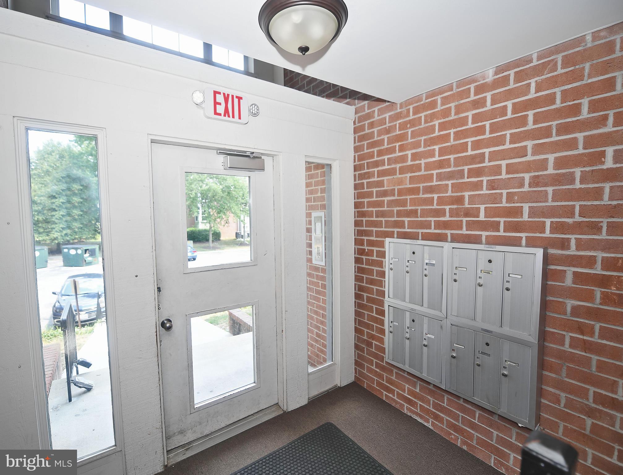 CROMWELL FOUNTAIN - Residential