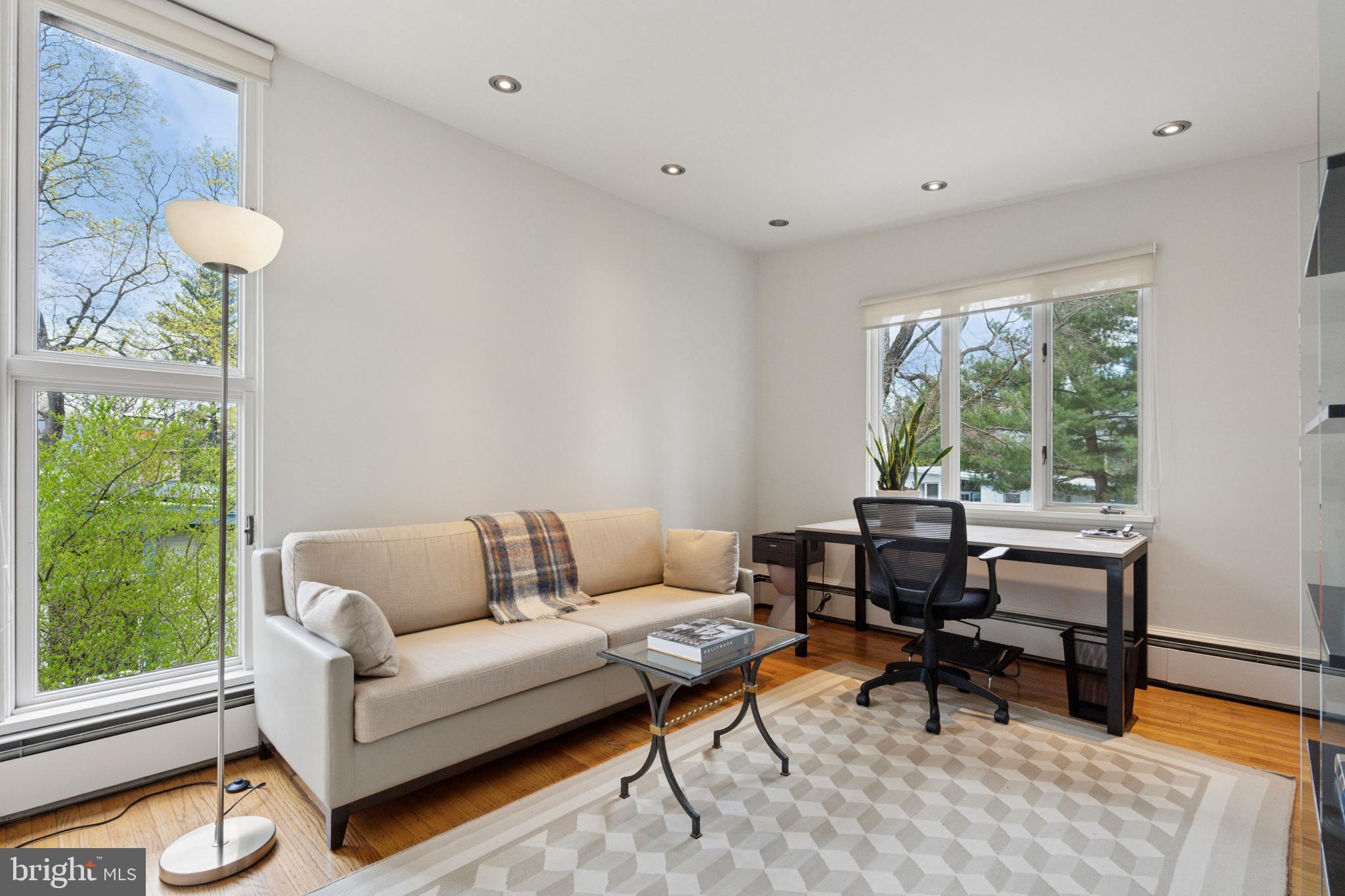 CHESTNUT HILL - Residential