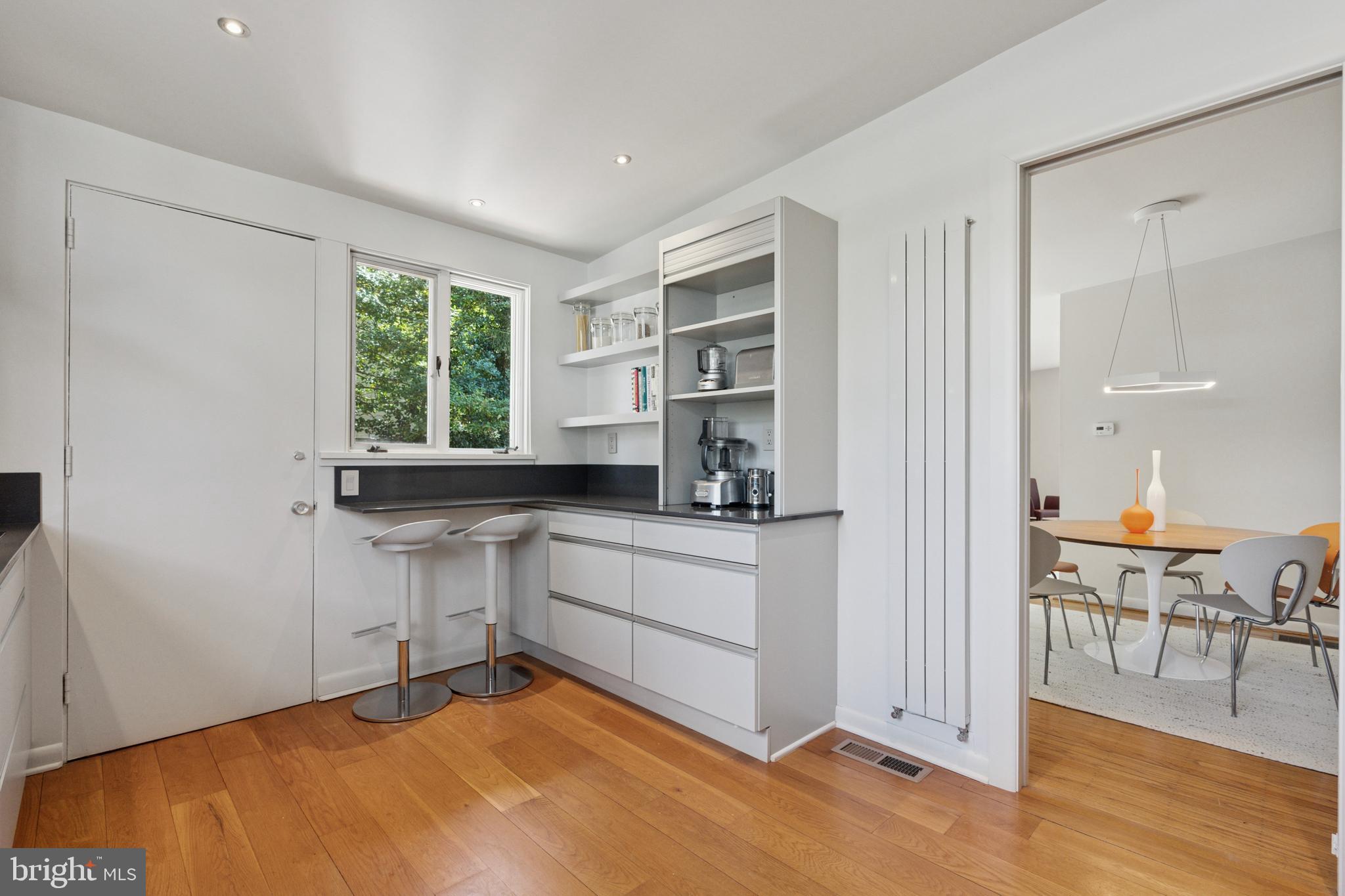 CHESTNUT HILL - Residential