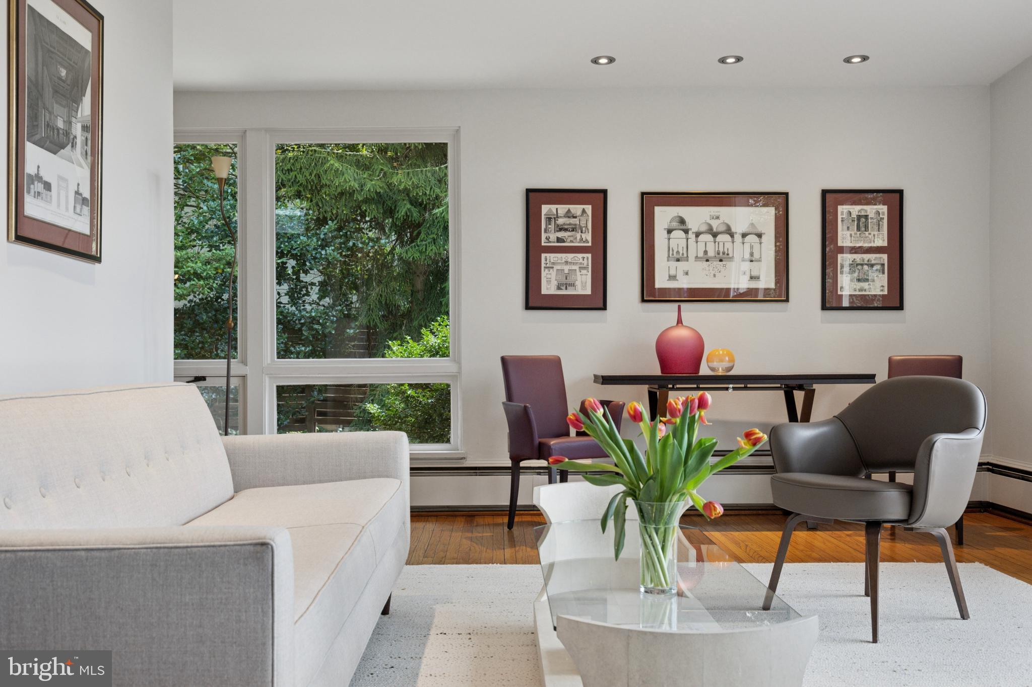 CHESTNUT HILL - Residential