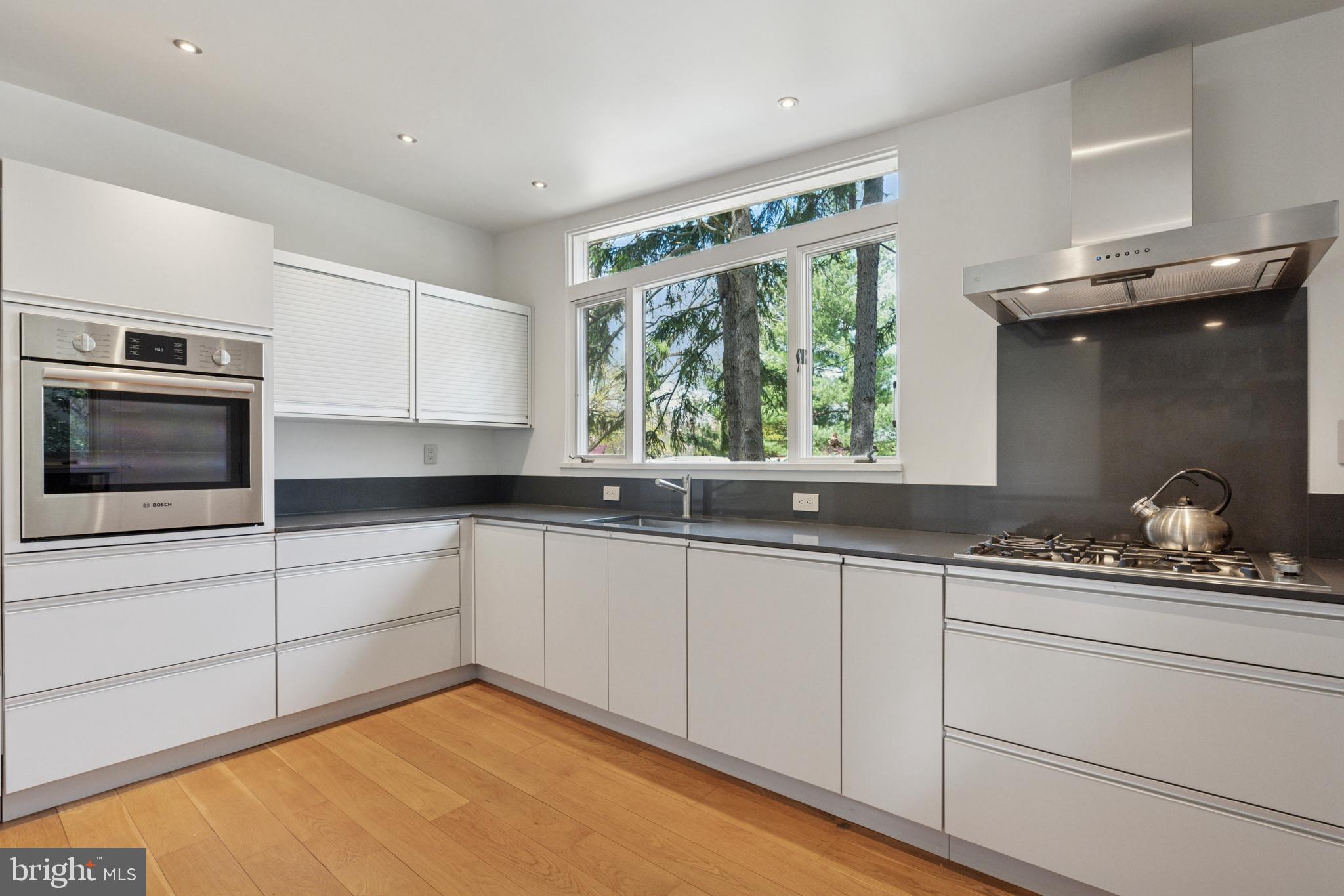 CHESTNUT HILL - Residential