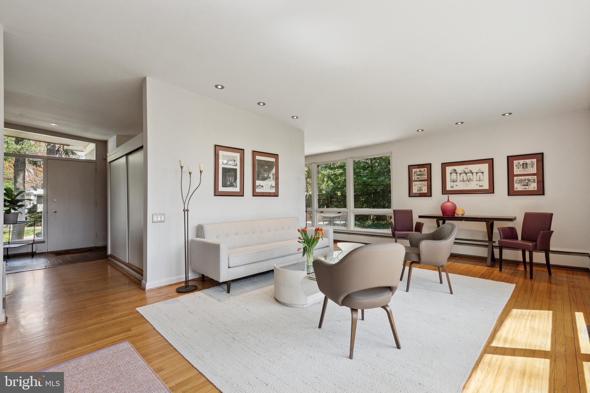 CHESTNUT HILL - Residential