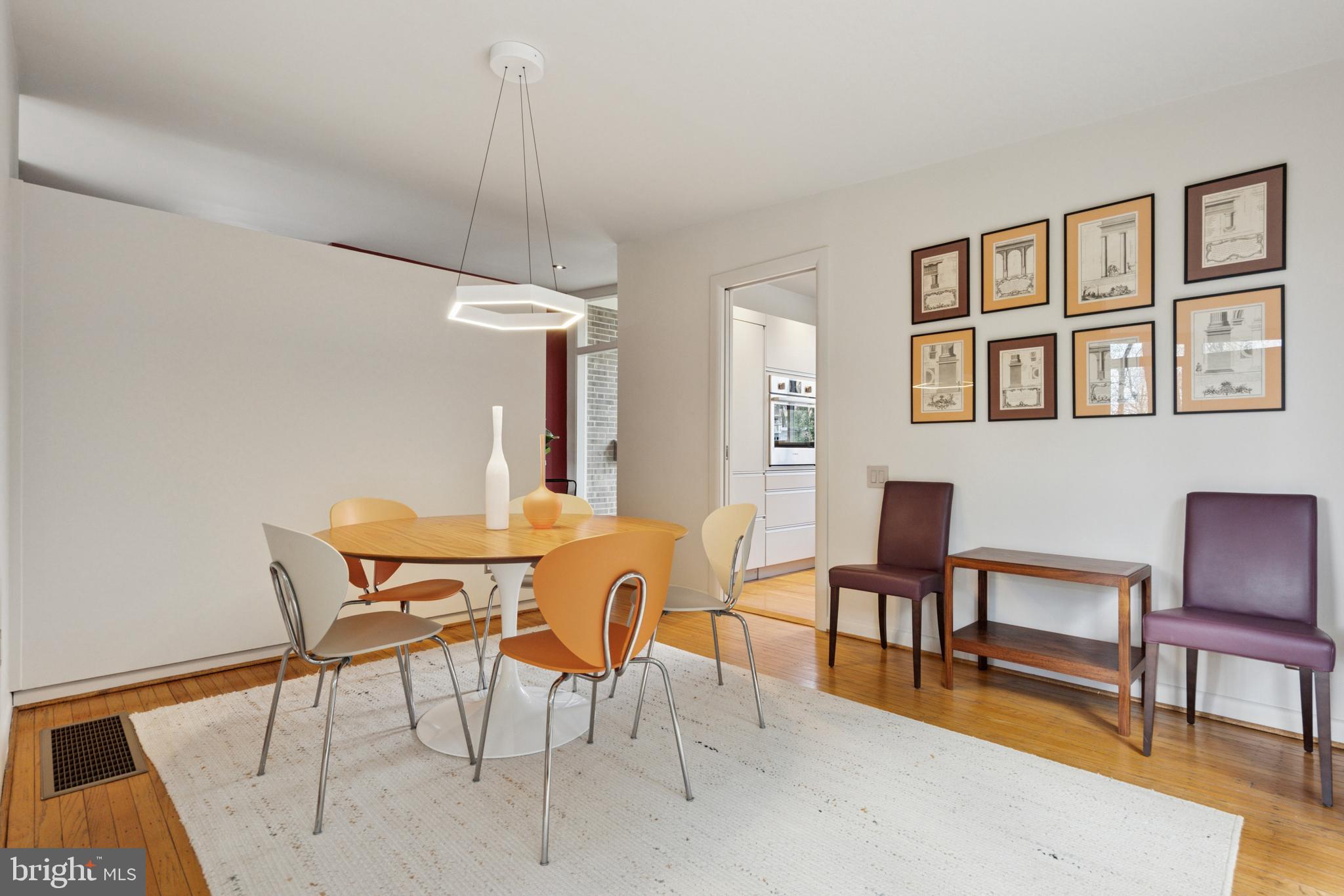 CHESTNUT HILL - Residential