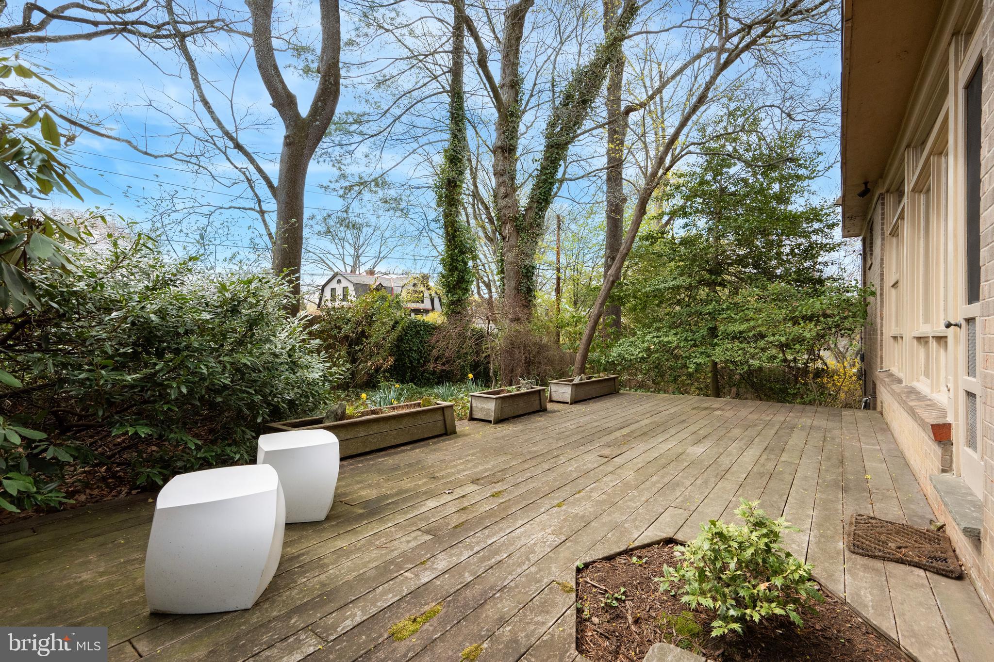 CHESTNUT HILL - Residential