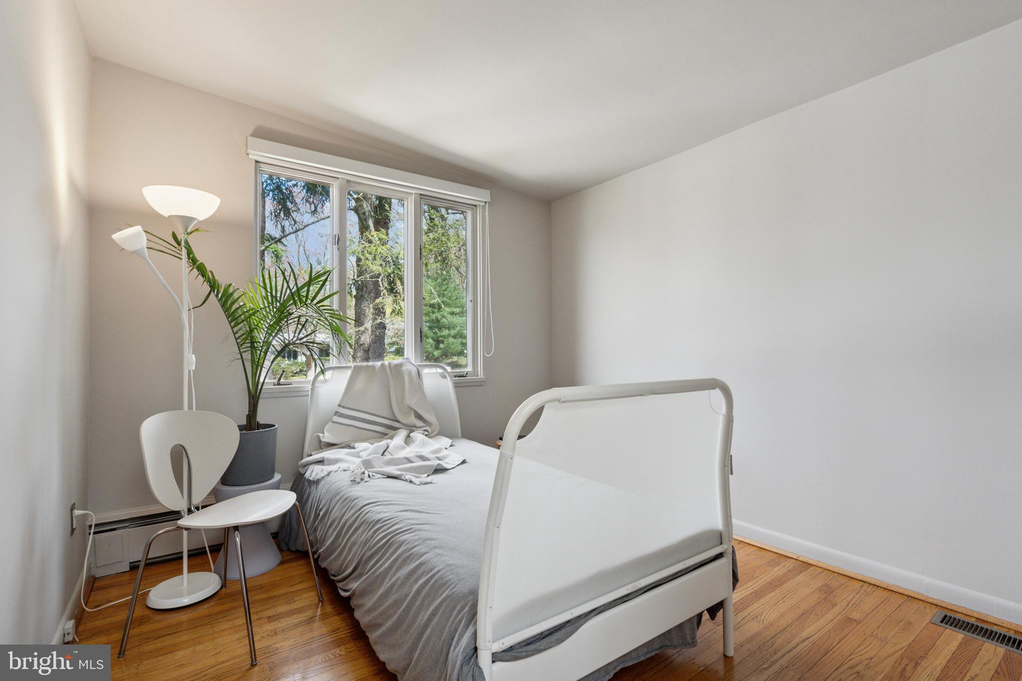 CHESTNUT HILL - Residential