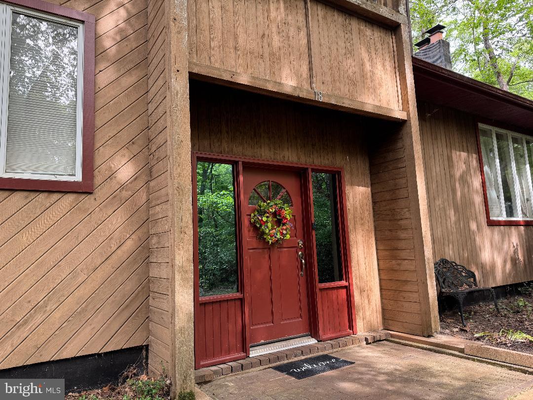 18 TOMAHAWK CT