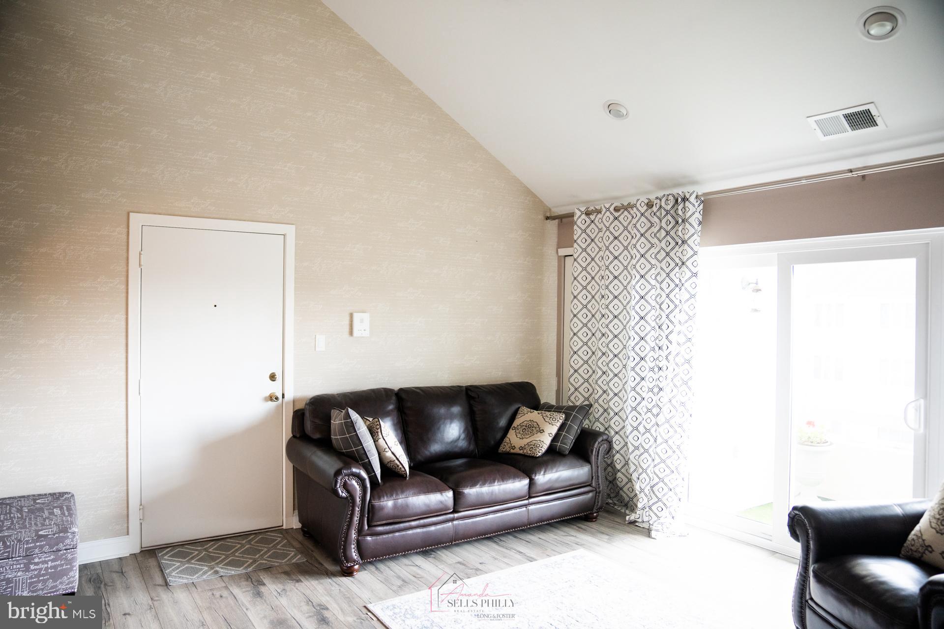 FOUNTAIN POINTE - Residential