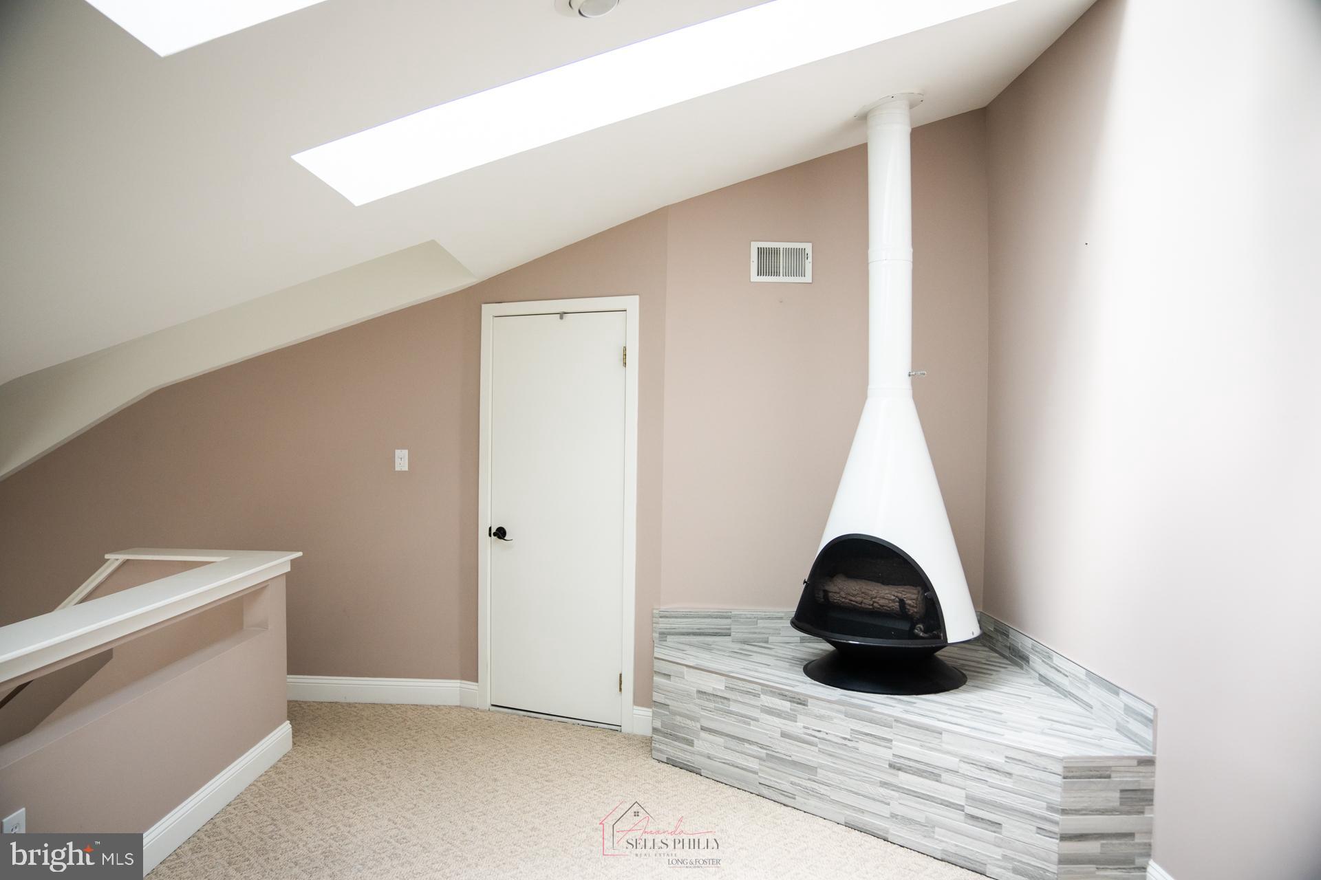 FOUNTAIN POINTE - Residential