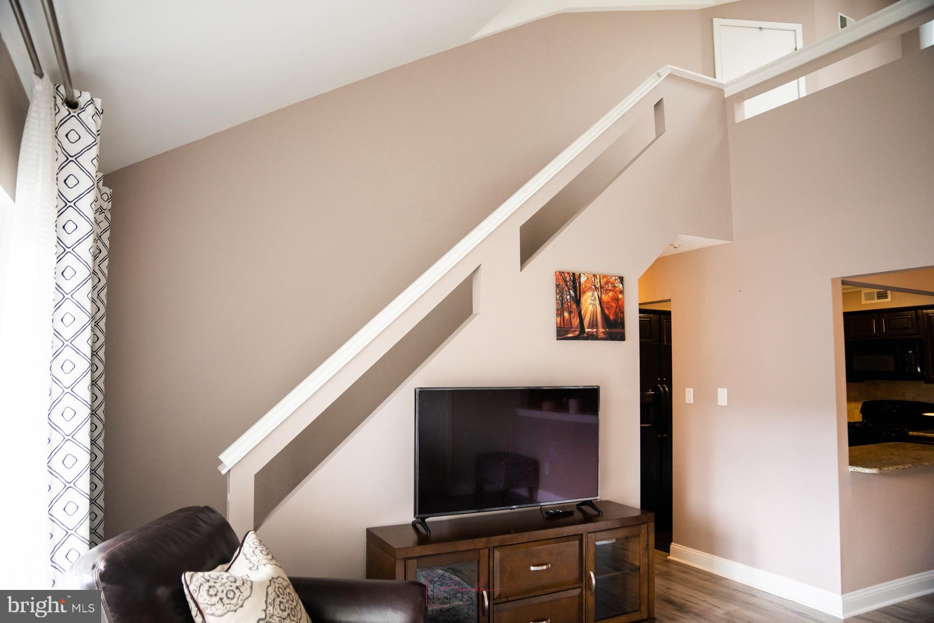 FOUNTAIN POINTE - Residential