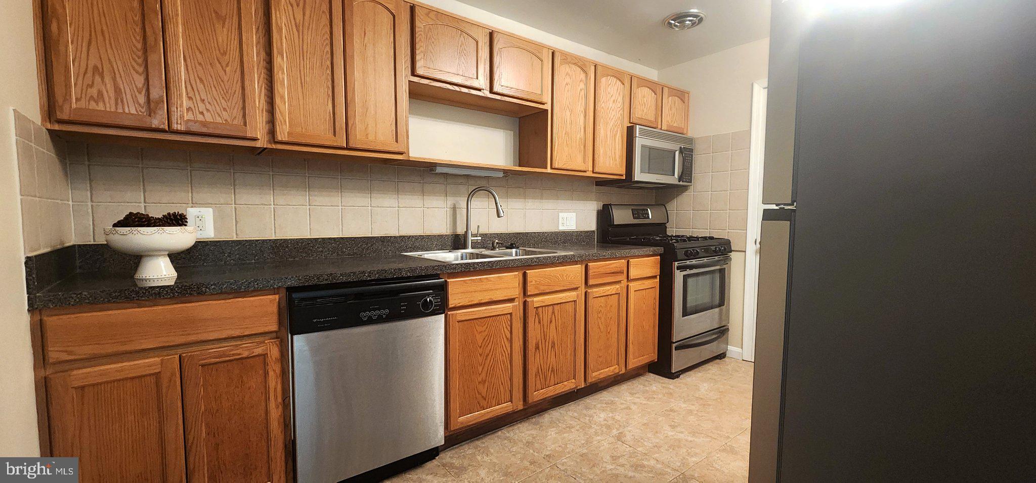 12711 GORDON BOULEVARD 85
