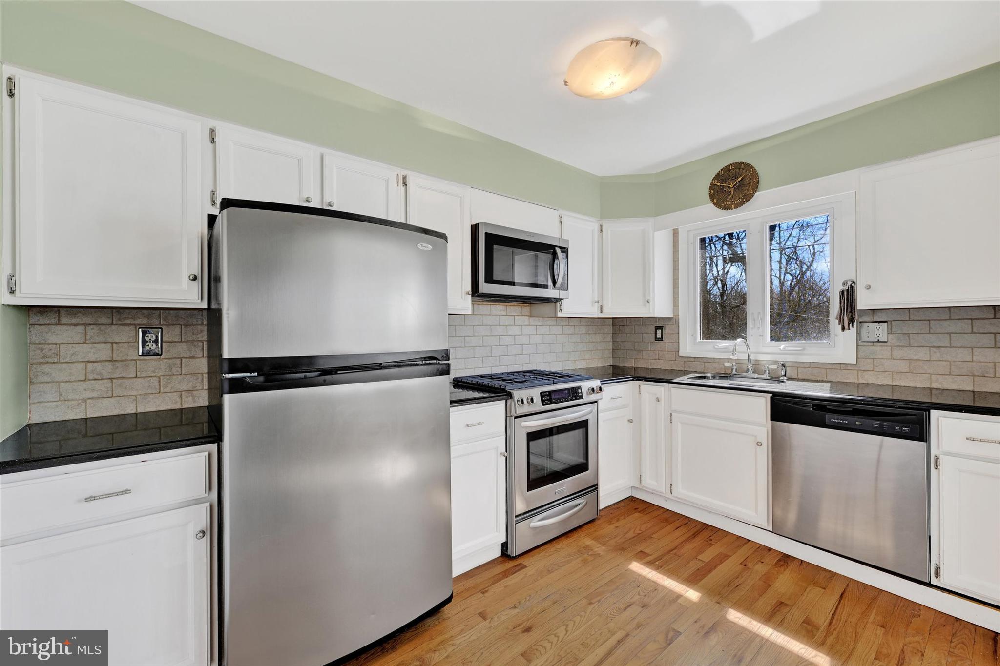 GLYNDON PARK - Residential