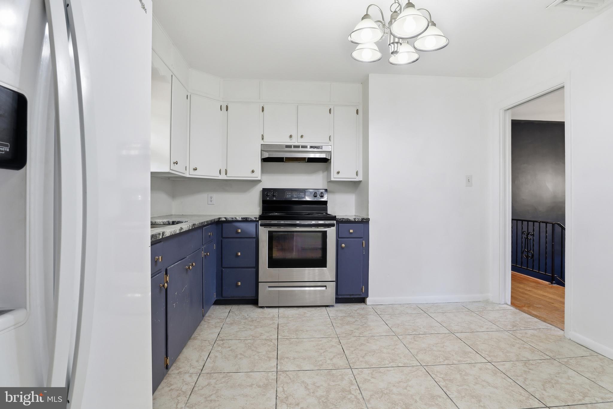 SCHOOL LANE HILLS - Residential