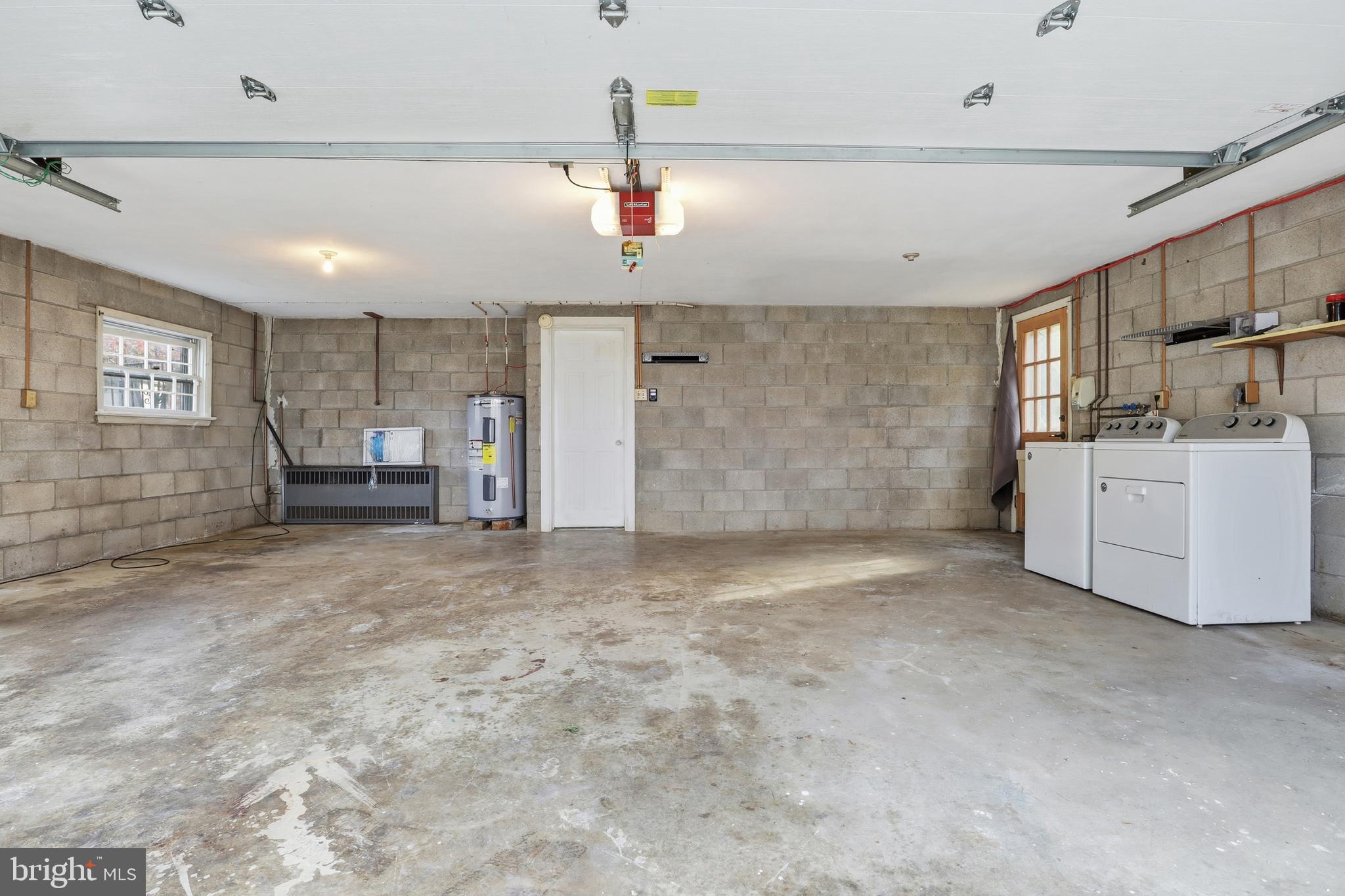 SCHOOL LANE HILLS - Residential