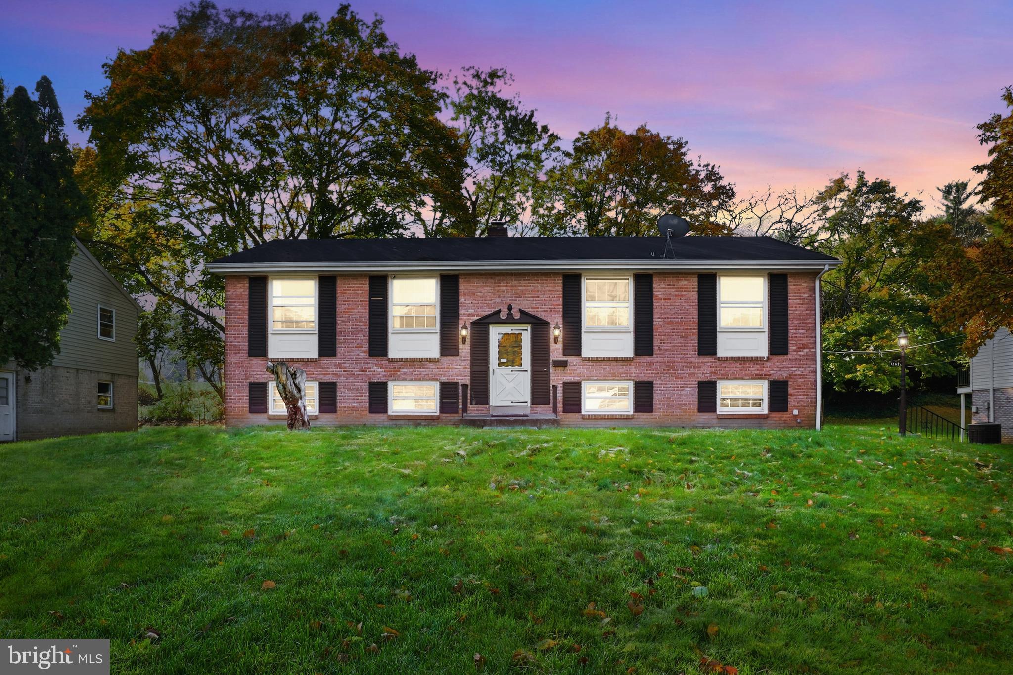 SCHOOL LANE HILLS - Residential