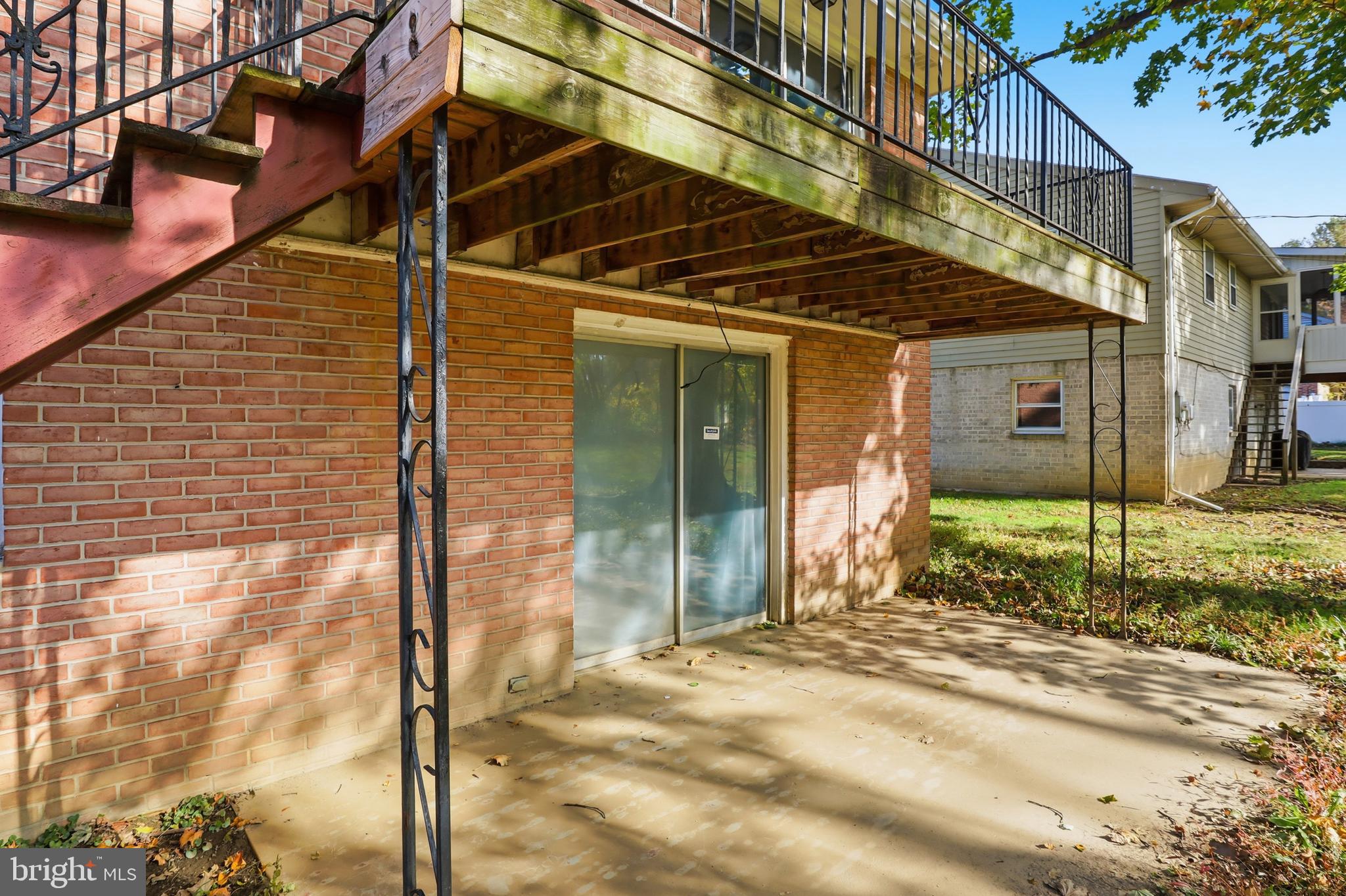 SCHOOL LANE HILLS - Residential