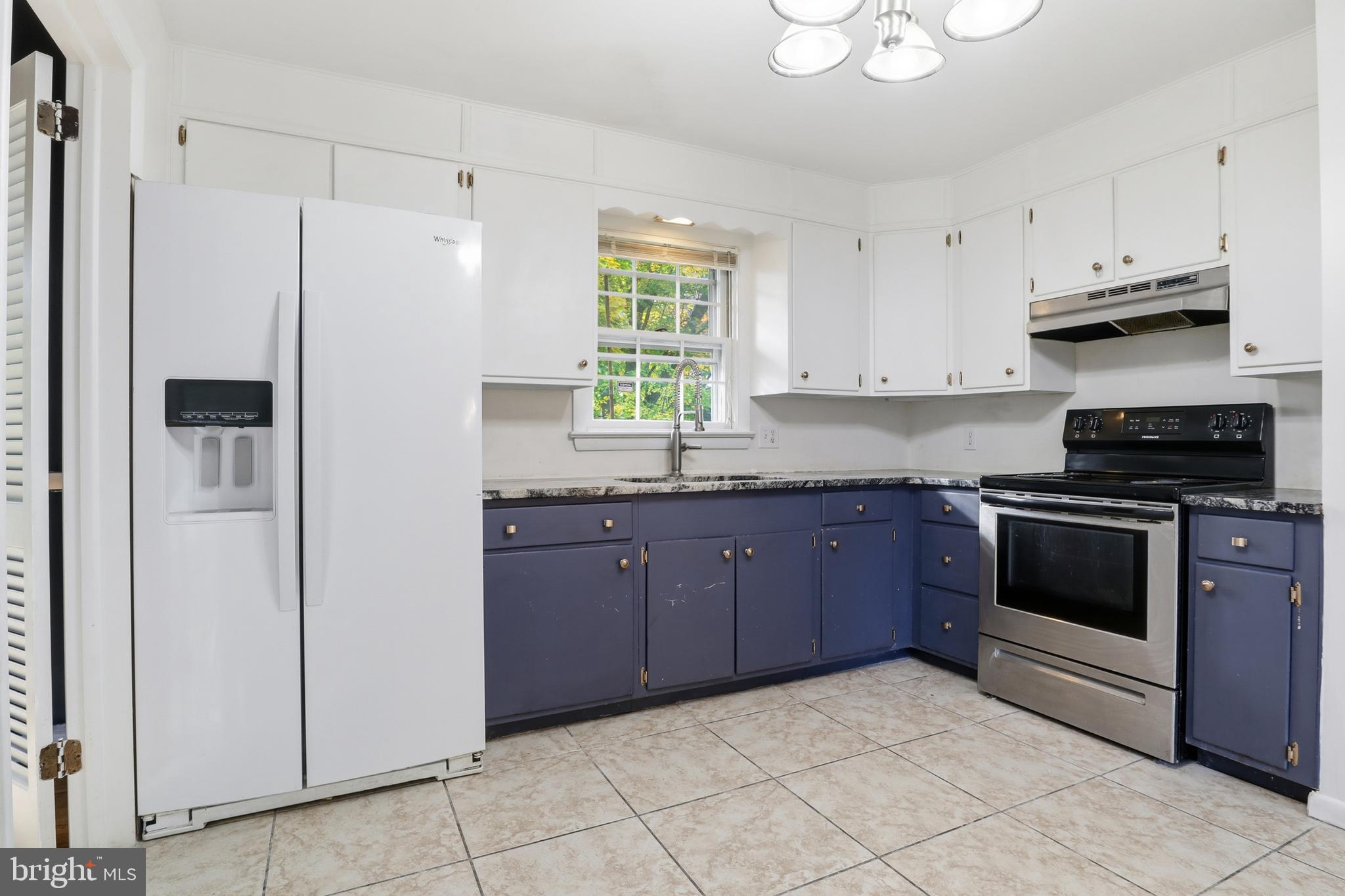 SCHOOL LANE HILLS - Residential