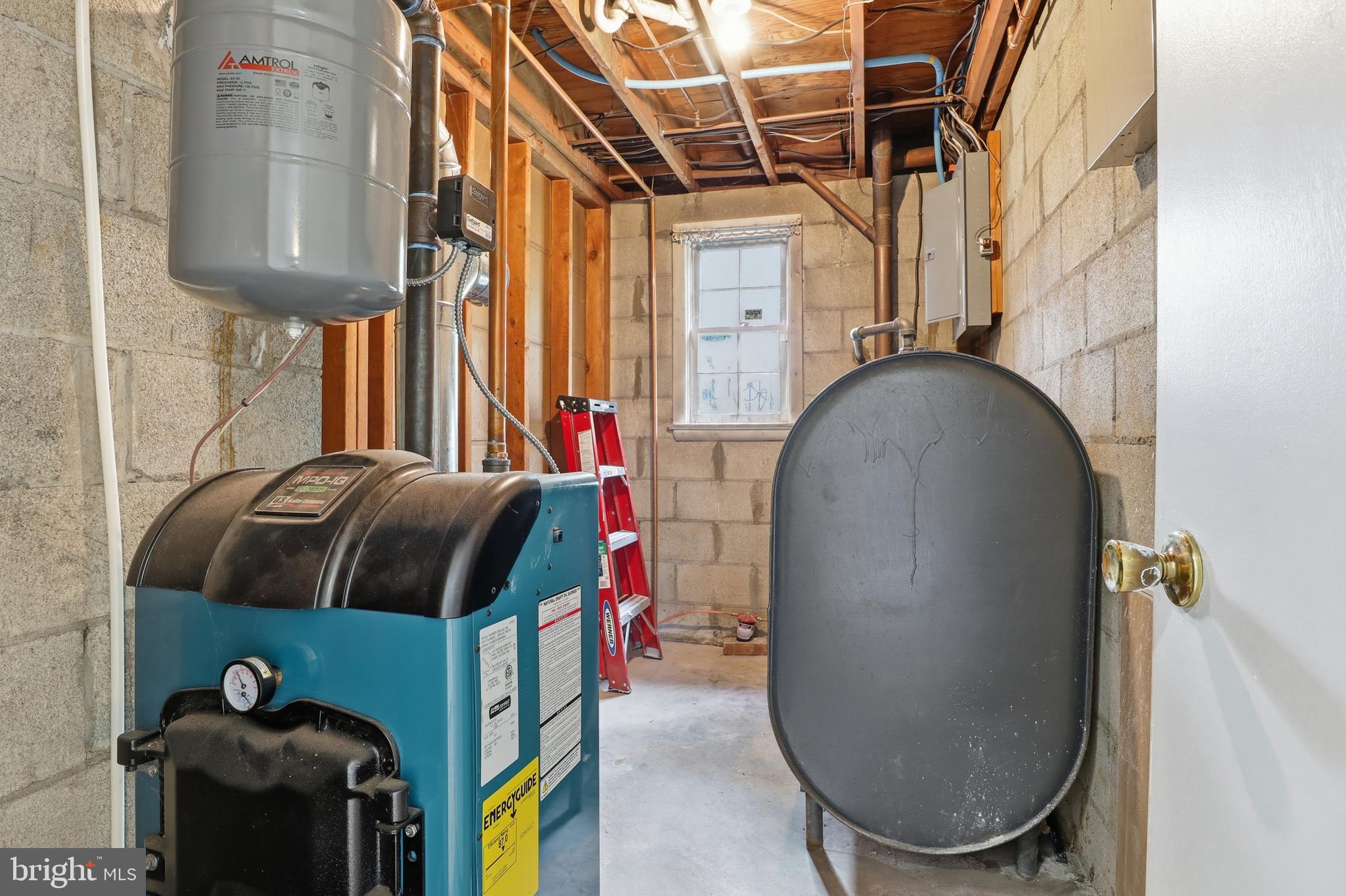 SCHOOL LANE HILLS - Residential