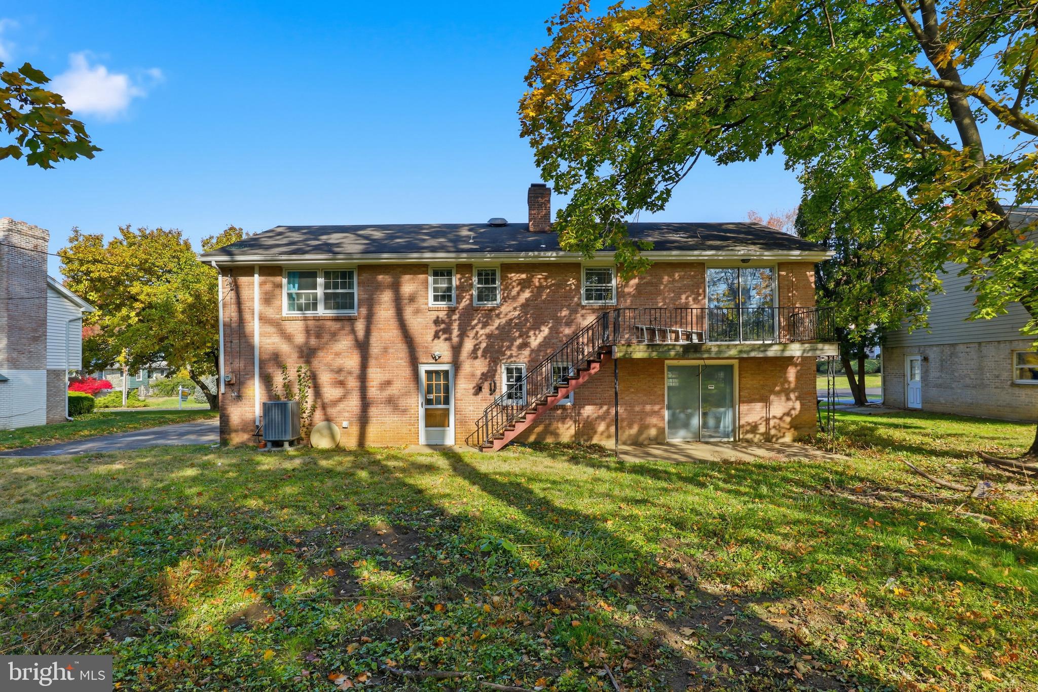 SCHOOL LANE HILLS - Residential