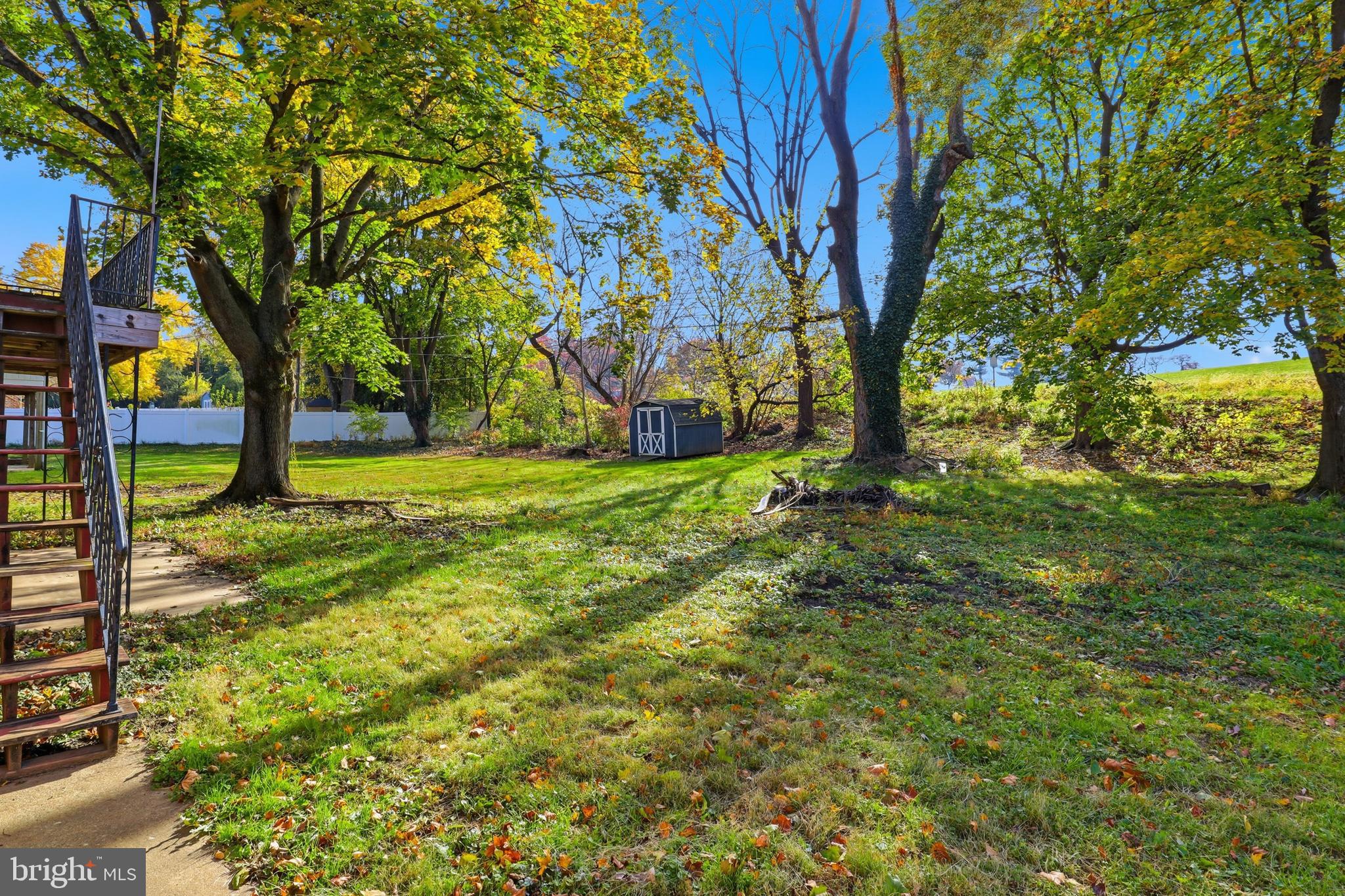 SCHOOL LANE HILLS - Residential