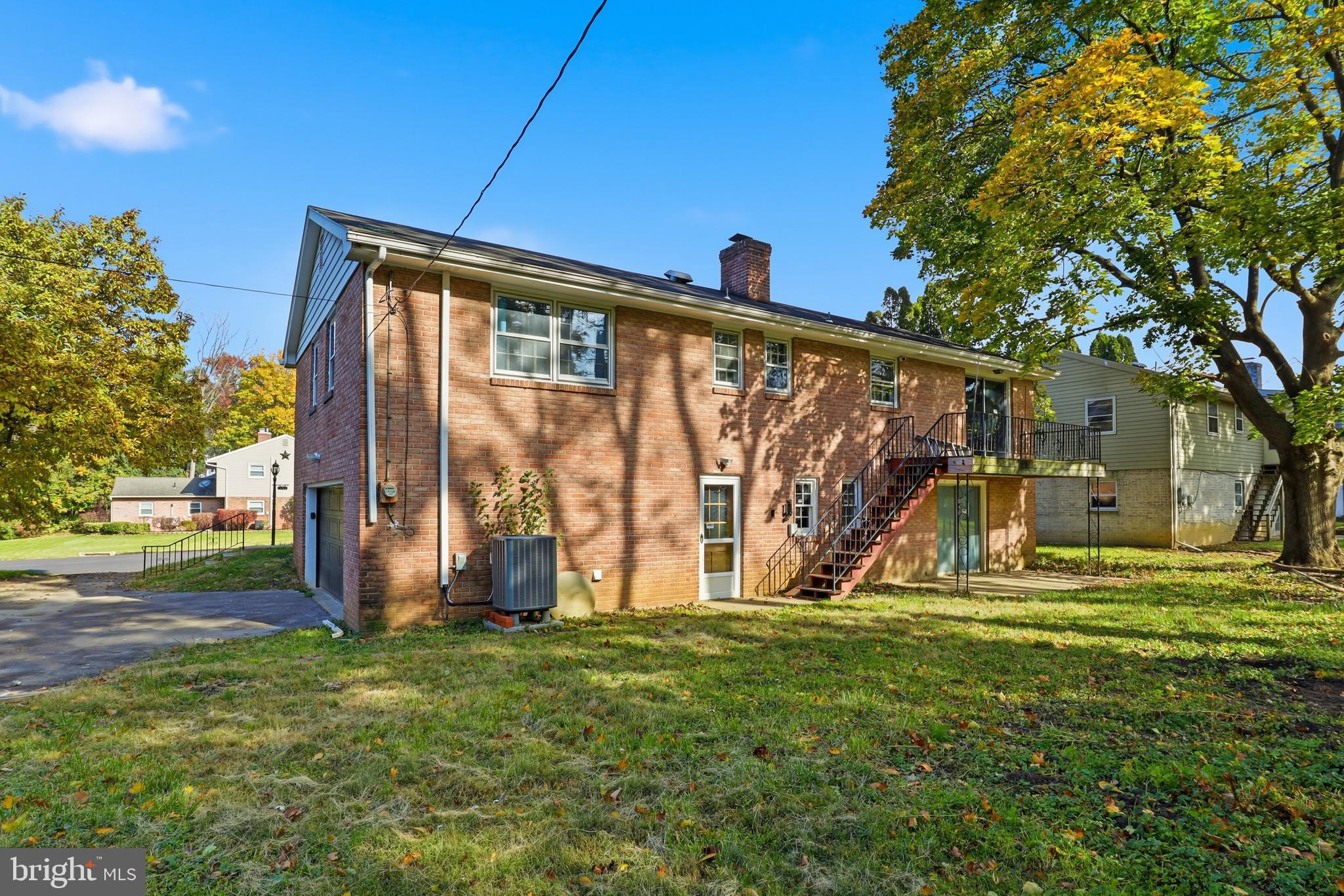 SCHOOL LANE HILLS - Residential