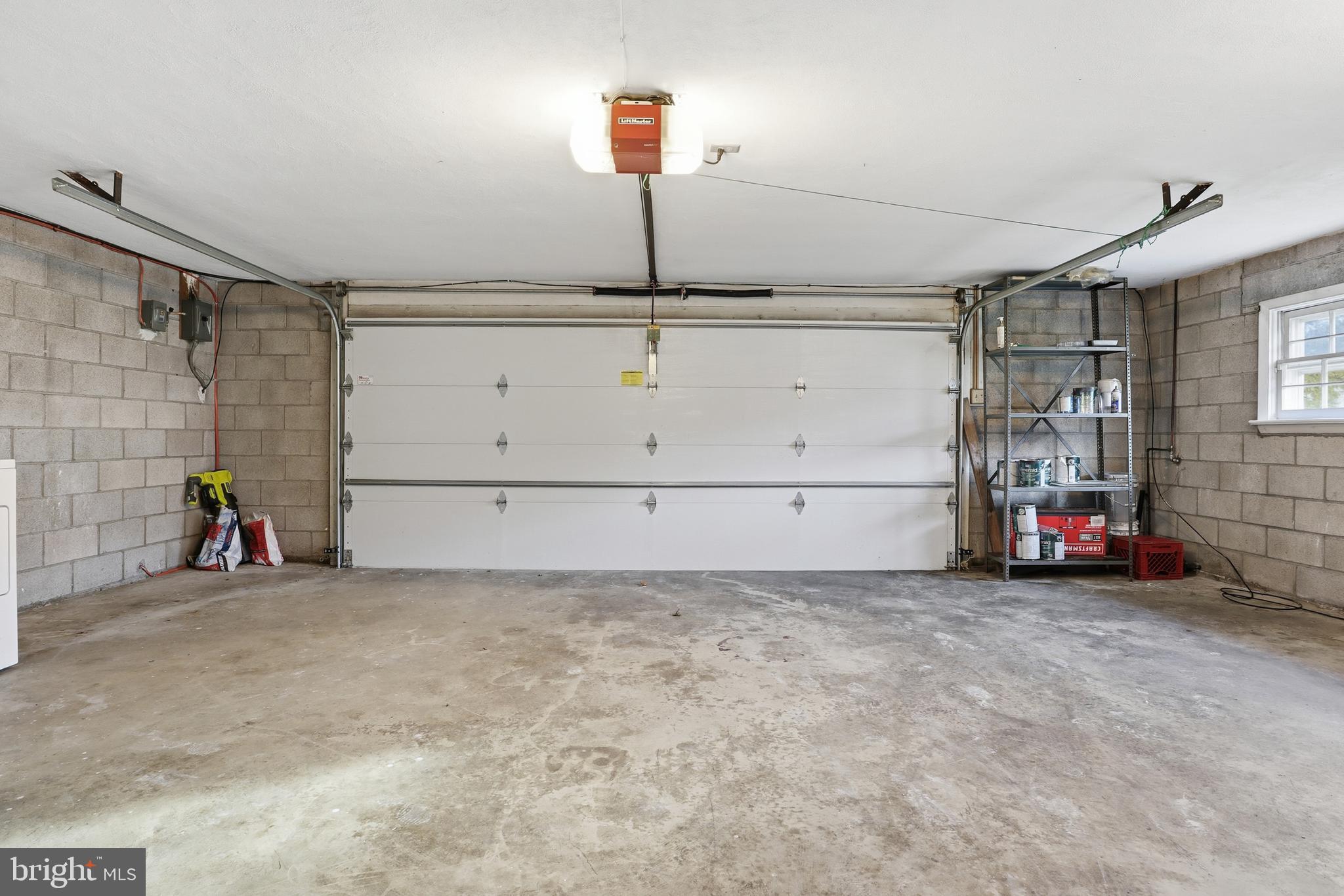 SCHOOL LANE HILLS - Residential