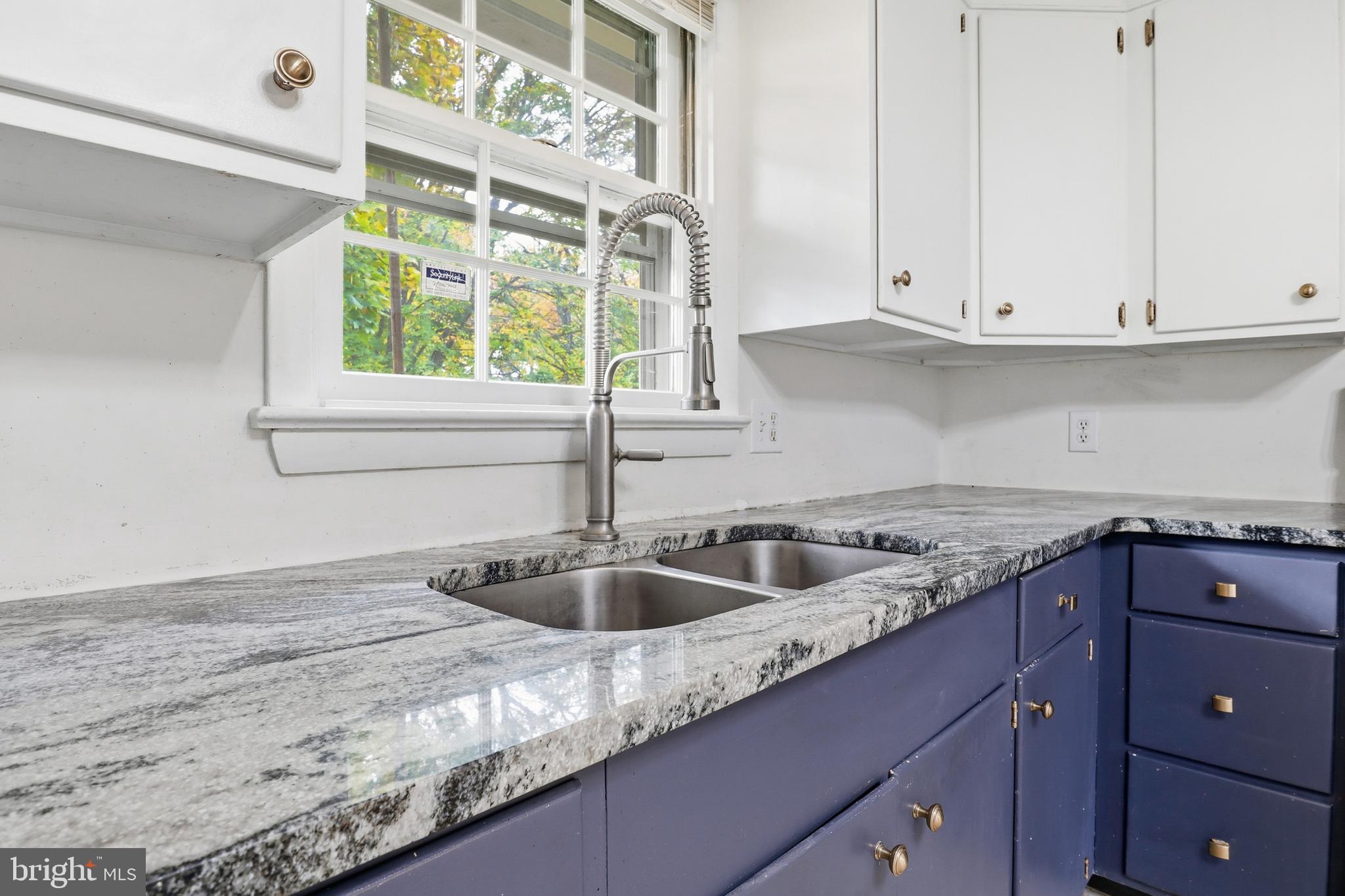 SCHOOL LANE HILLS - Residential