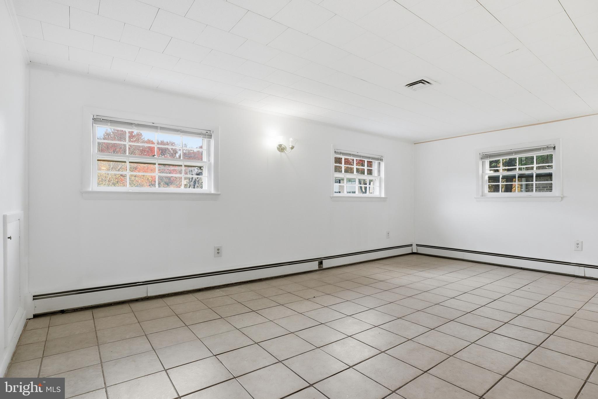 SCHOOL LANE HILLS - Residential