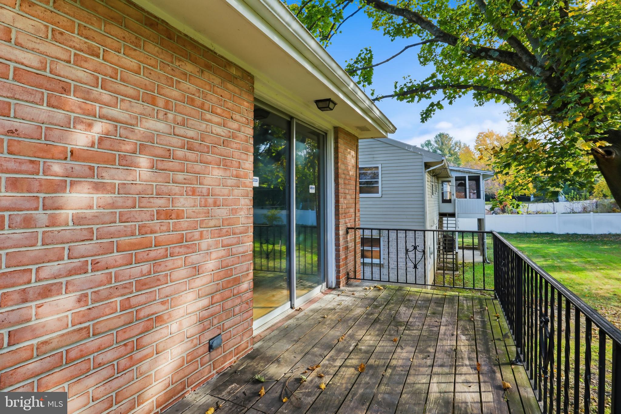 SCHOOL LANE HILLS - Residential