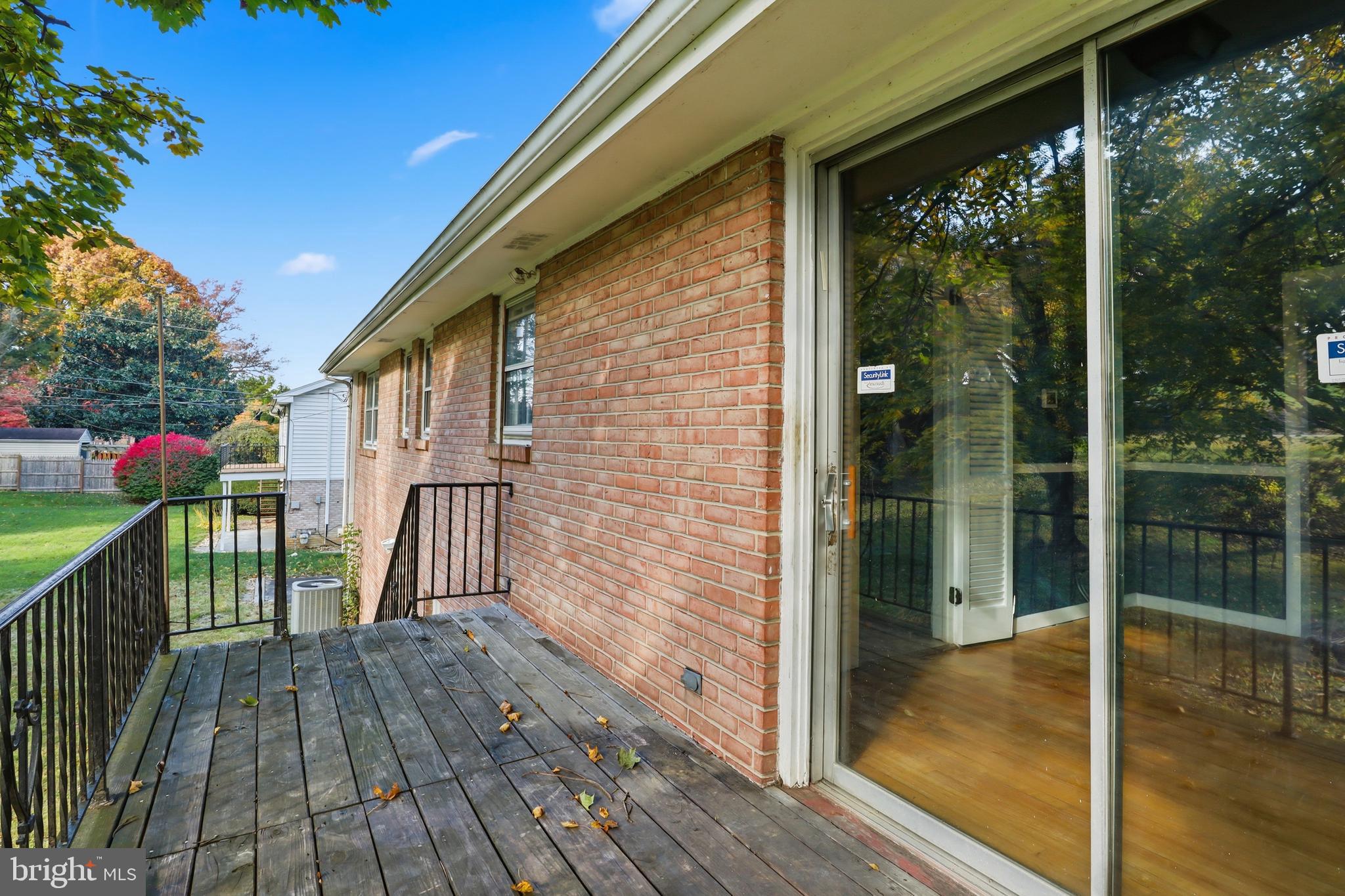 SCHOOL LANE HILLS - Residential