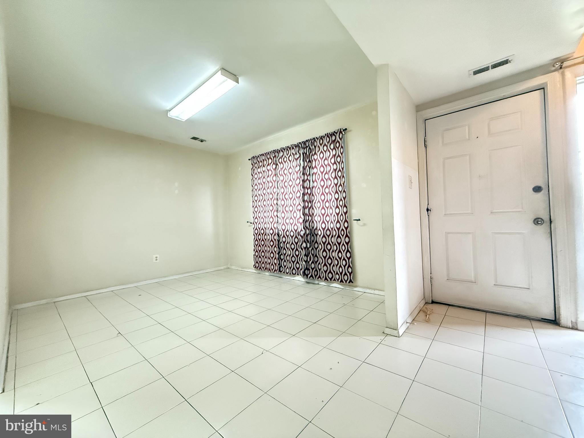 1089 KNIGHT LANE
