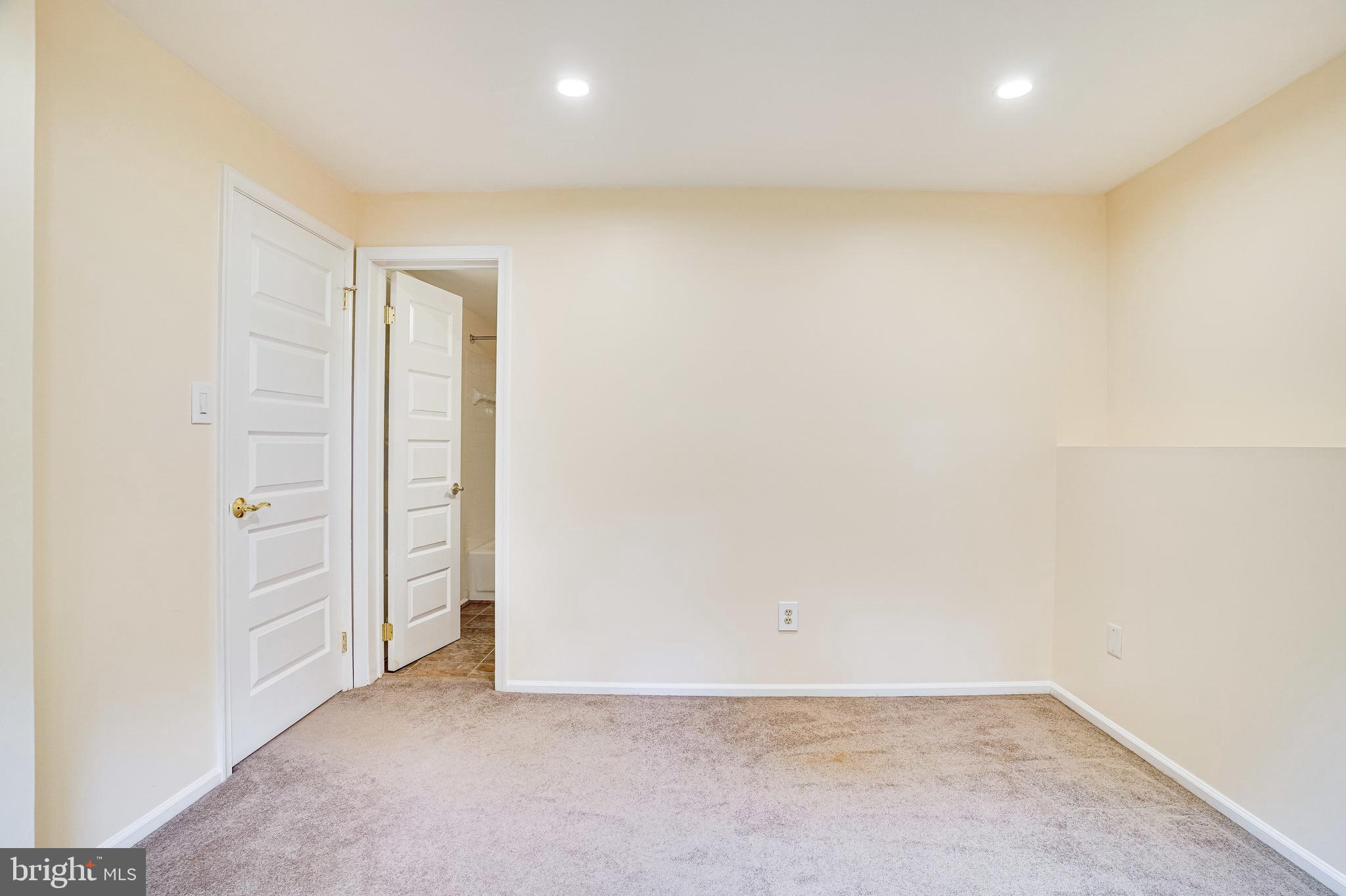 QUAIL HOLLOW - Residential