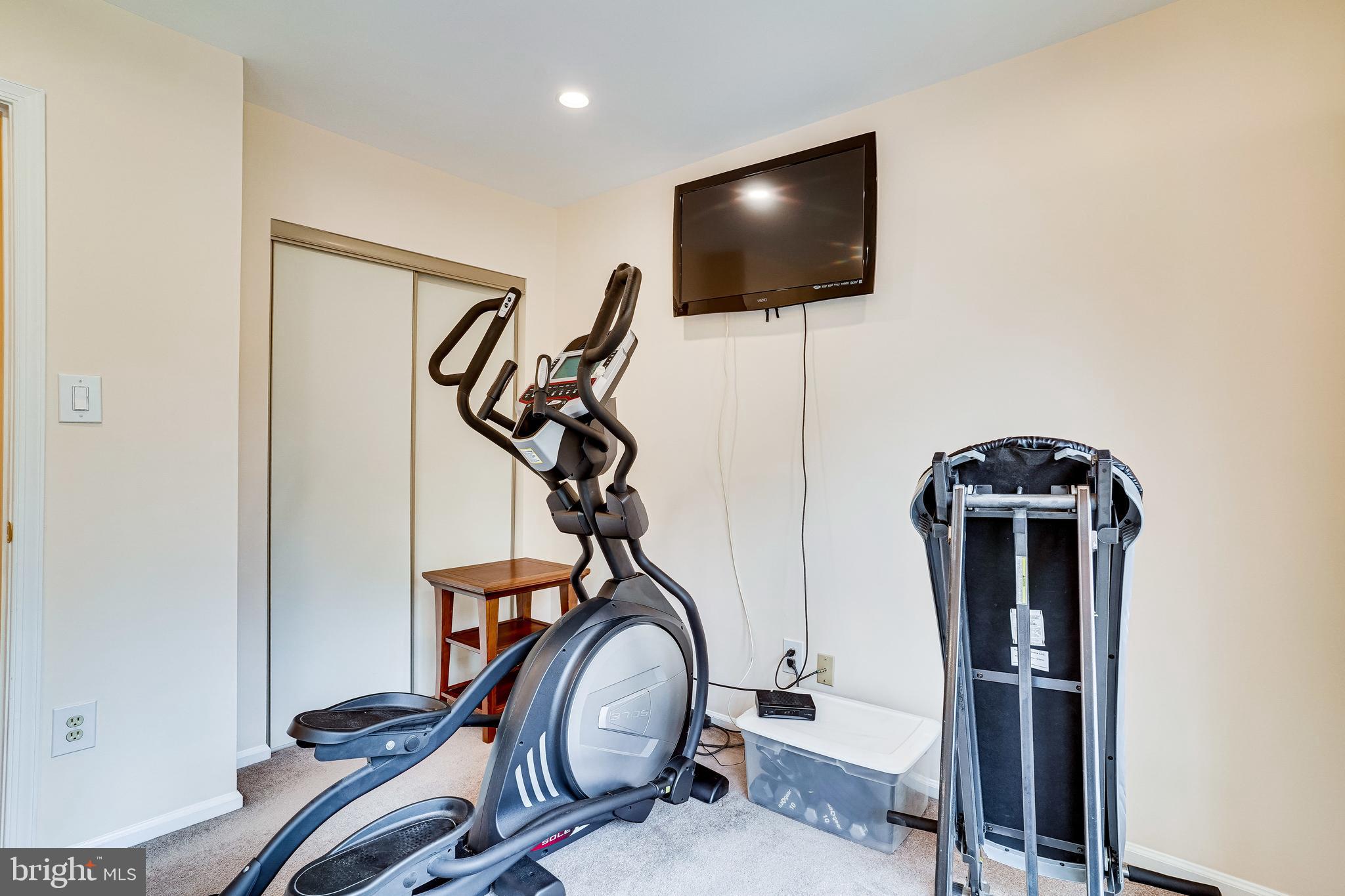 QUAIL HOLLOW - Residential