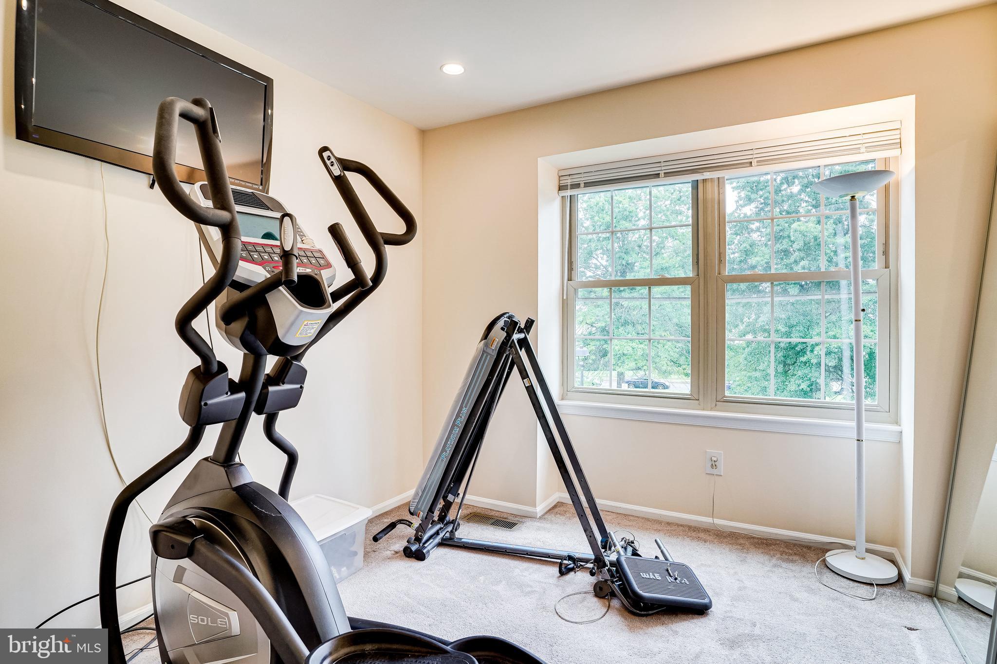 QUAIL HOLLOW - Residential