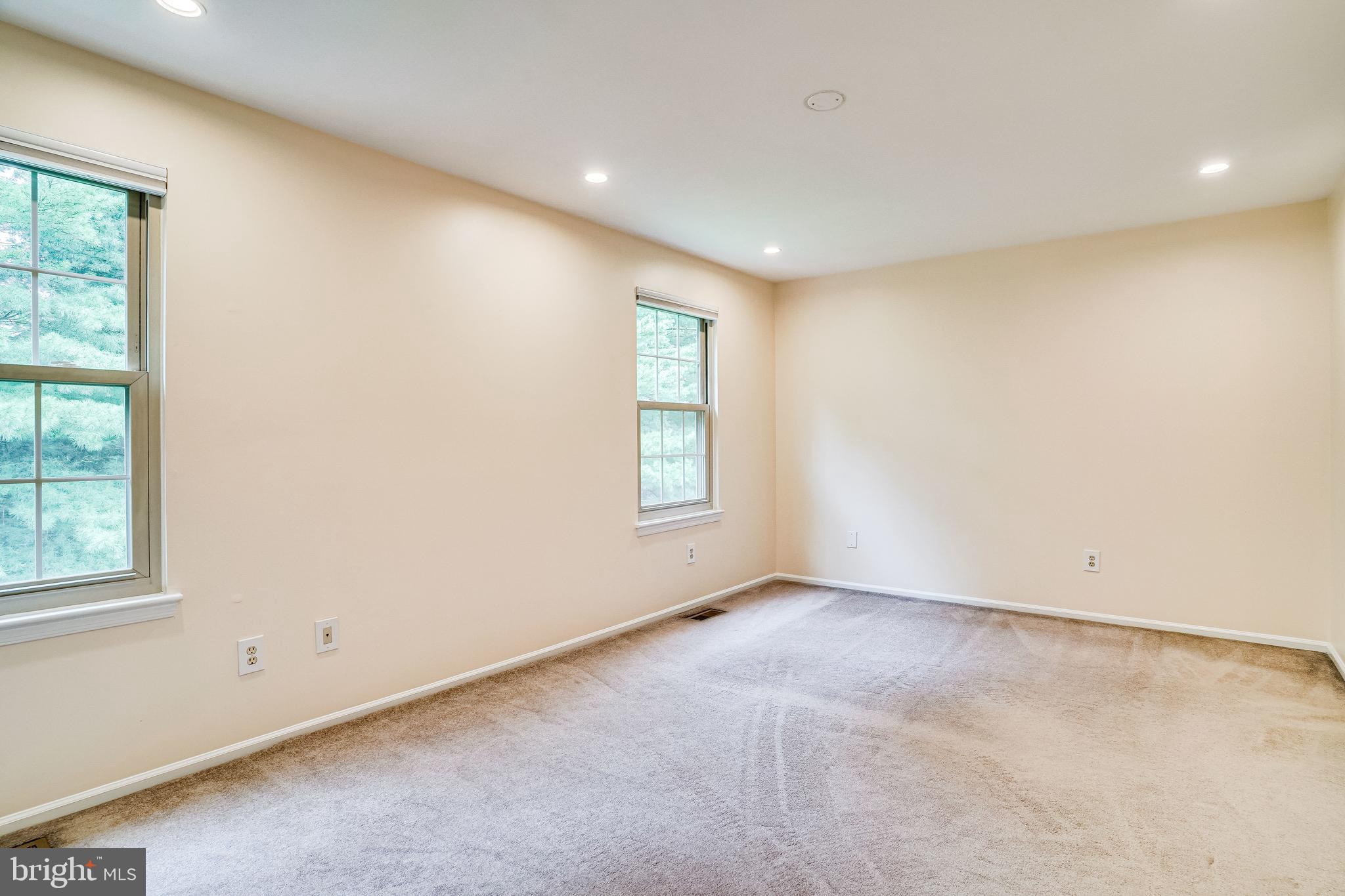 QUAIL HOLLOW - Residential