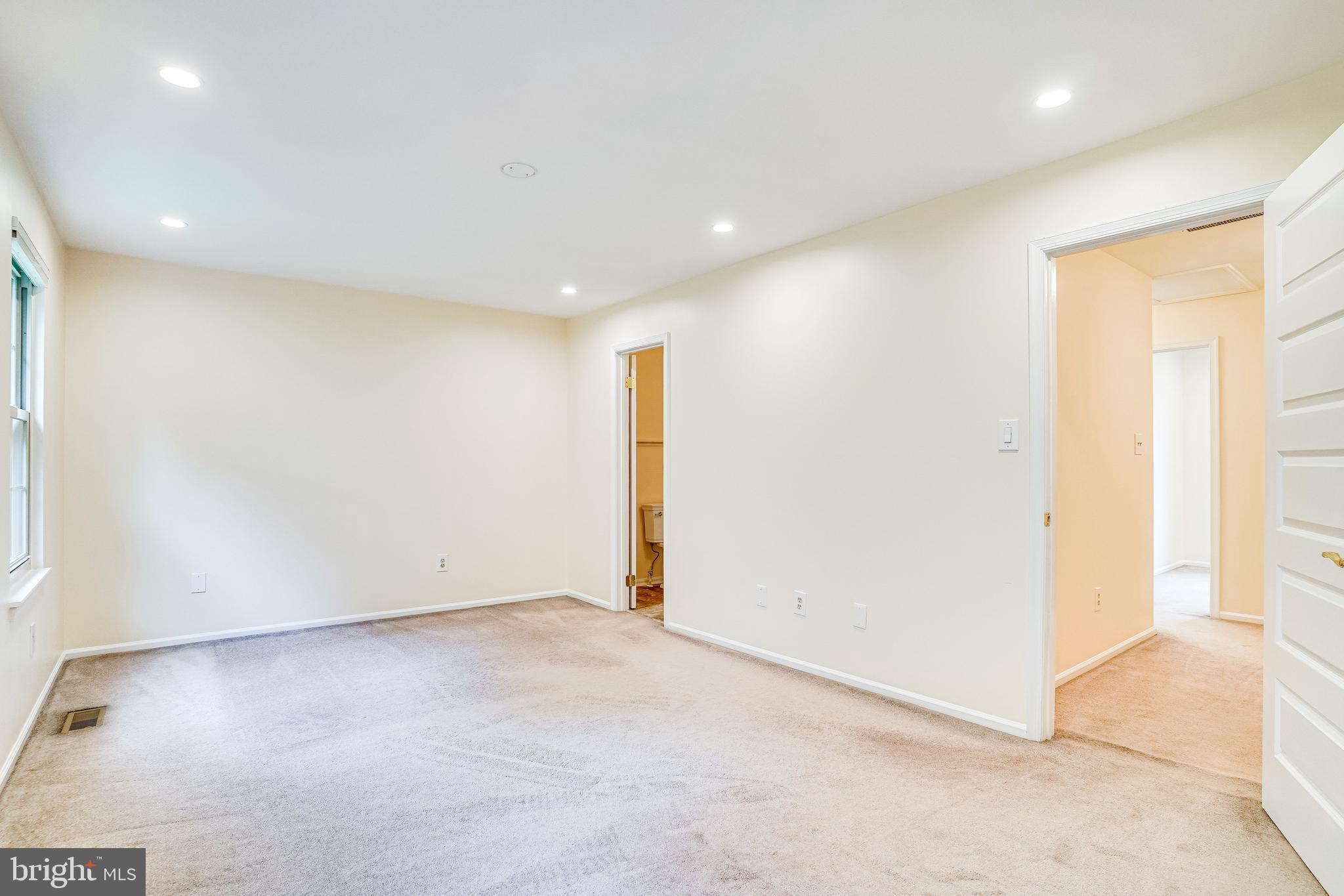 QUAIL HOLLOW - Residential