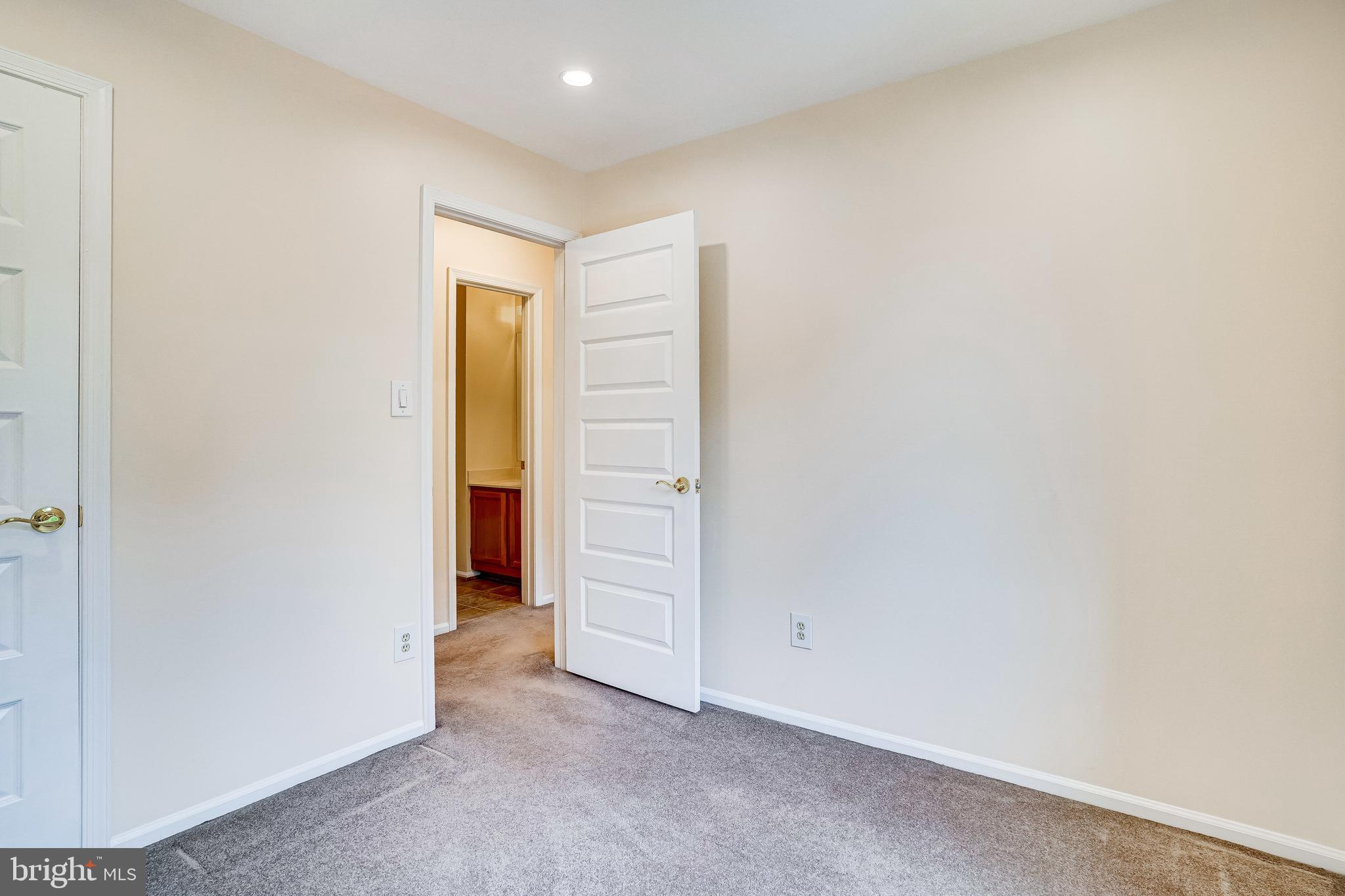 QUAIL HOLLOW - Residential